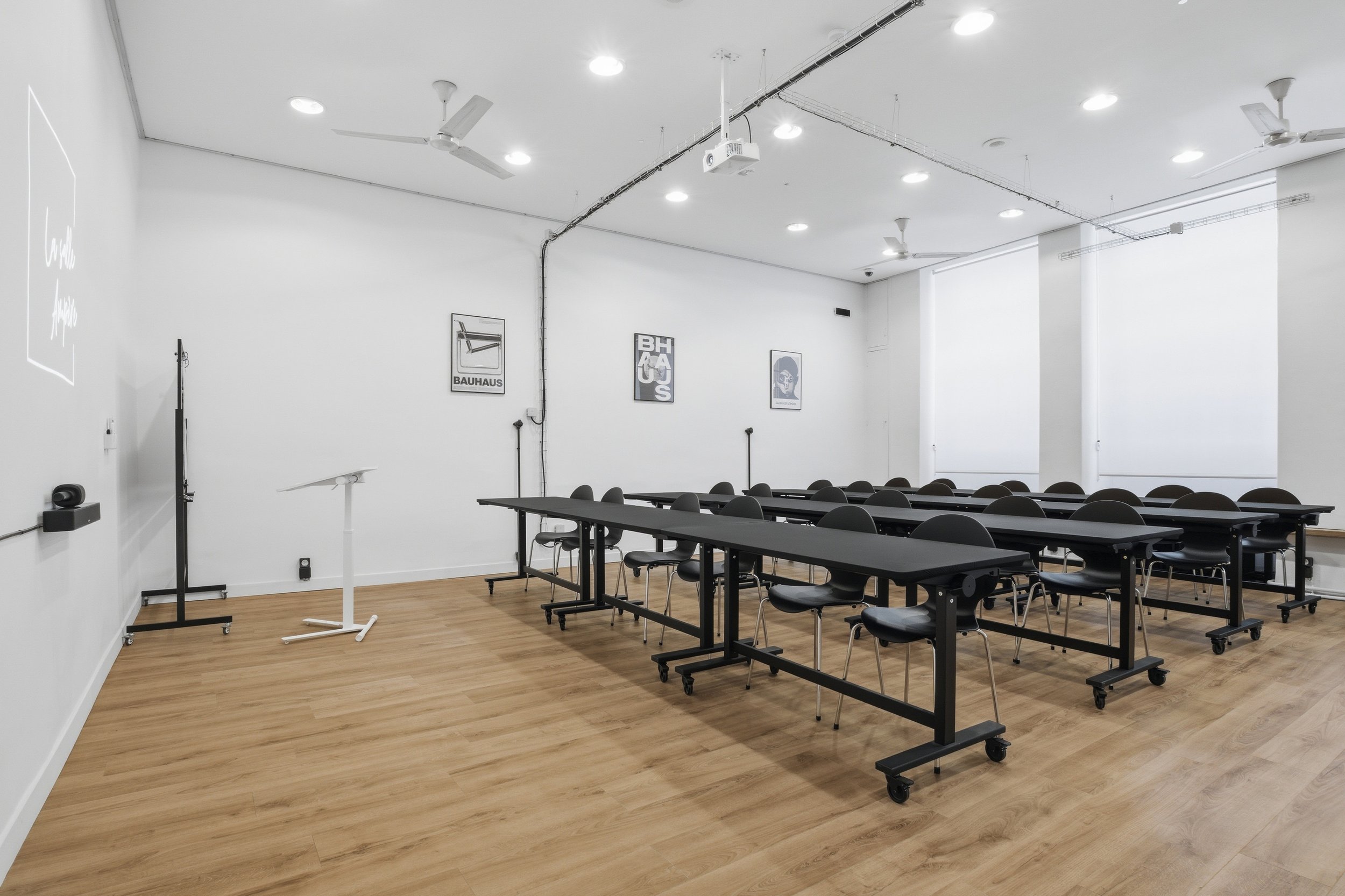 Salle principale - Bureaux04.jpg