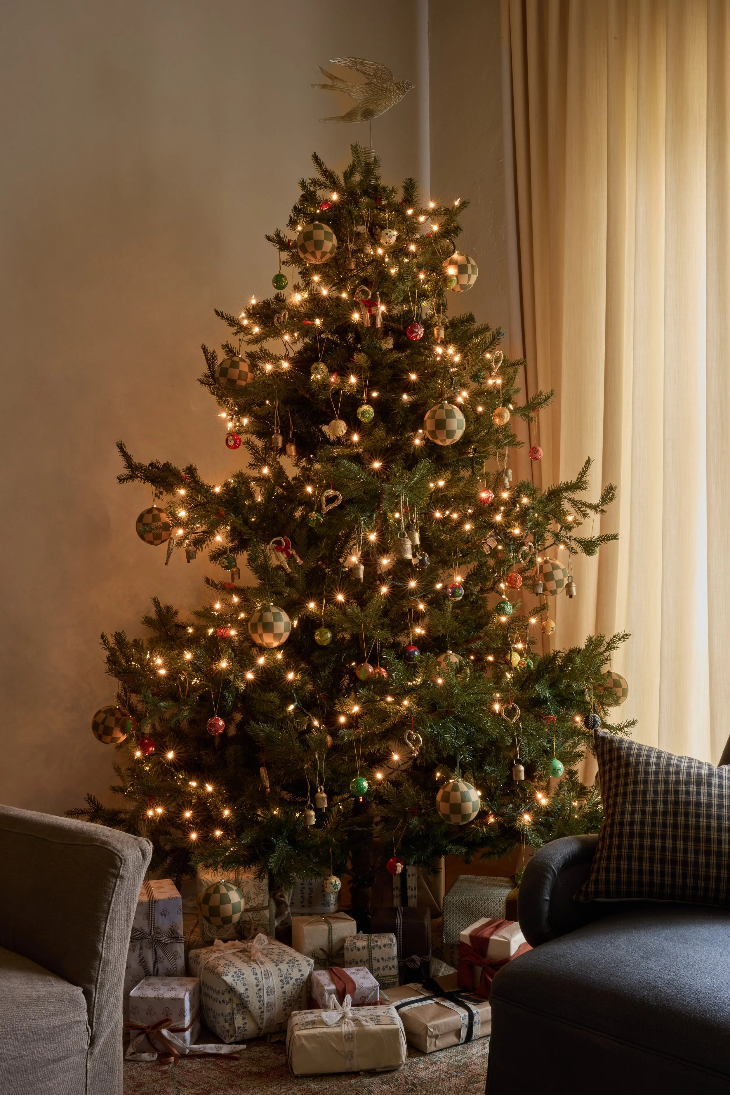 2025 Holiday CampaignLiving1389.jpg