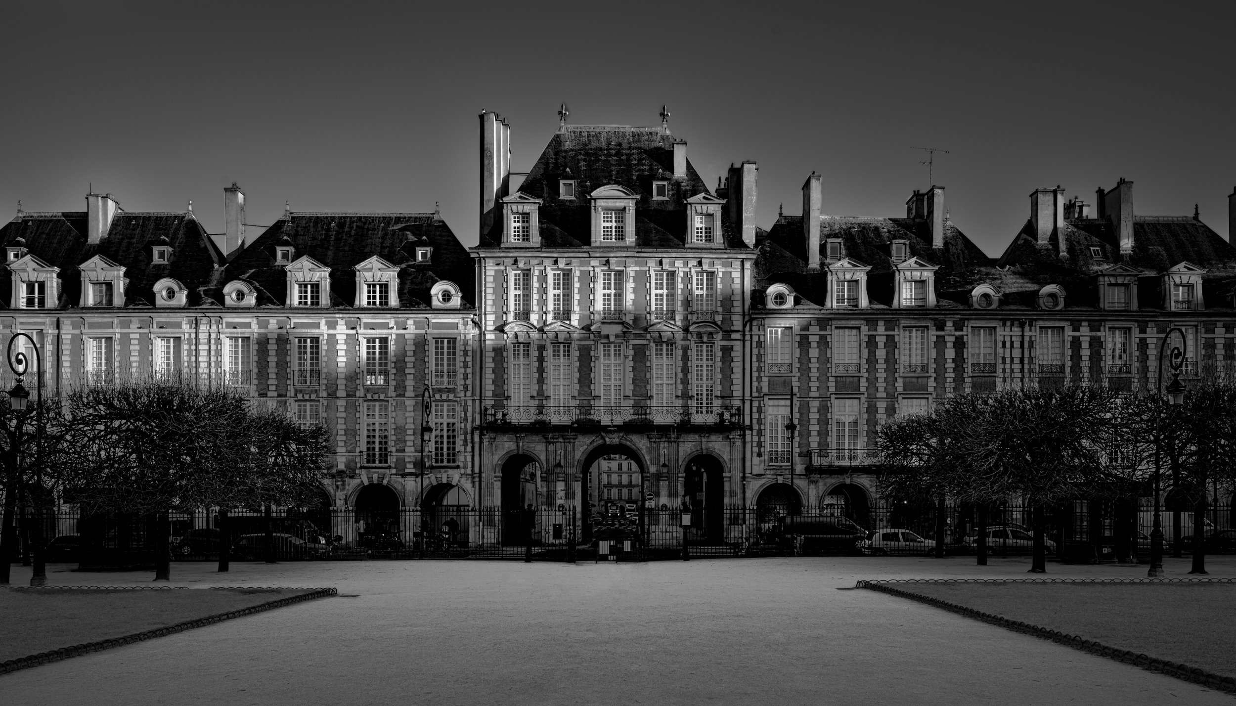 LeMarais_Buildings_L1006237-Edit.jpg