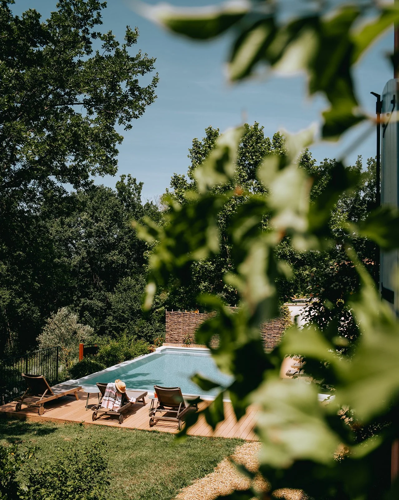 Une maison secrète au cœur d'une forêt à Saignon