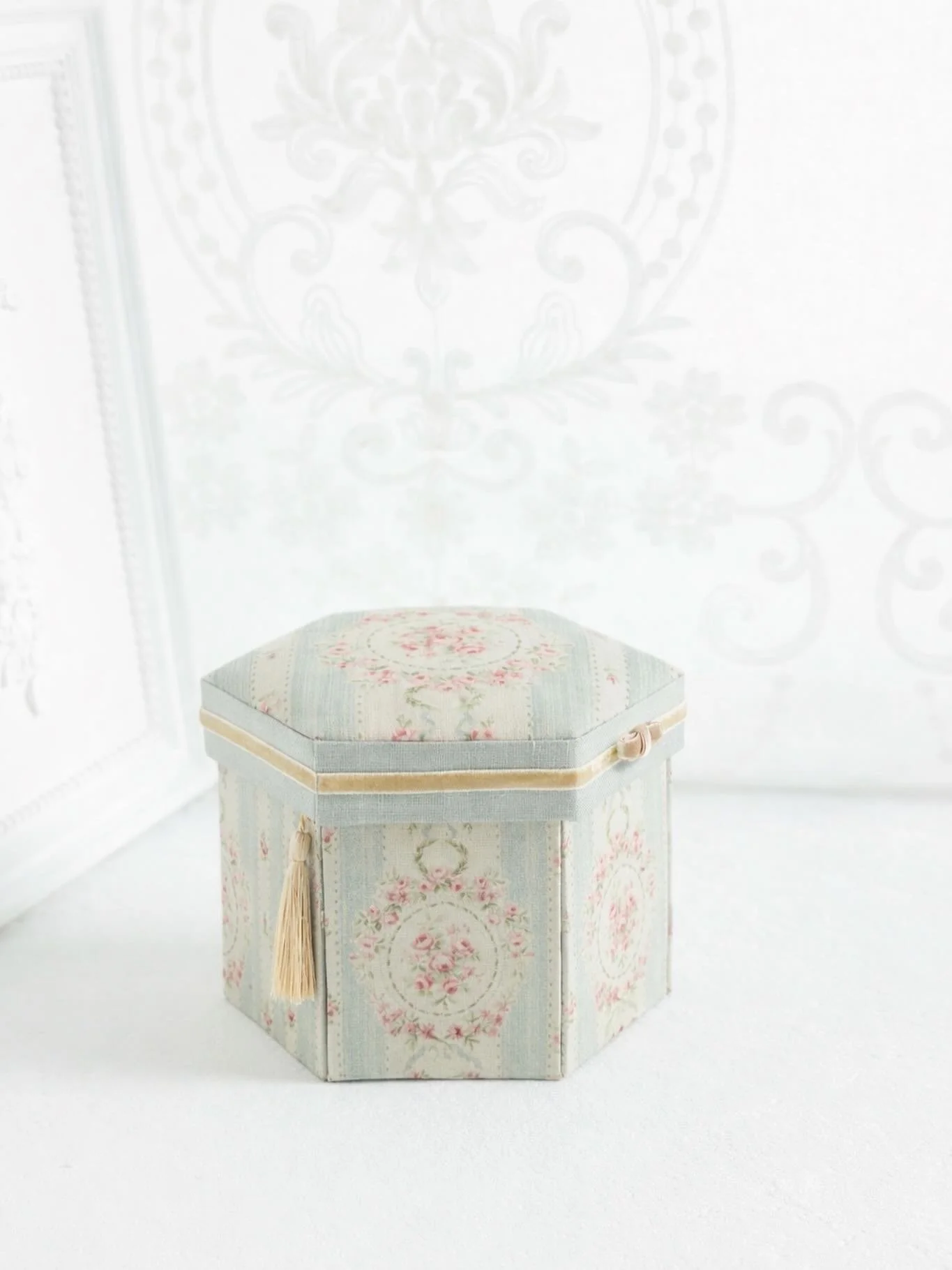 今年も残すところ、
あとわずかとなりました。

今年も皆さまに
大変お世話になりました。
心より御礼申し上げます。

どうぞ良いお年をお迎えくださいませ。

アトリエローズブーケ
Mie