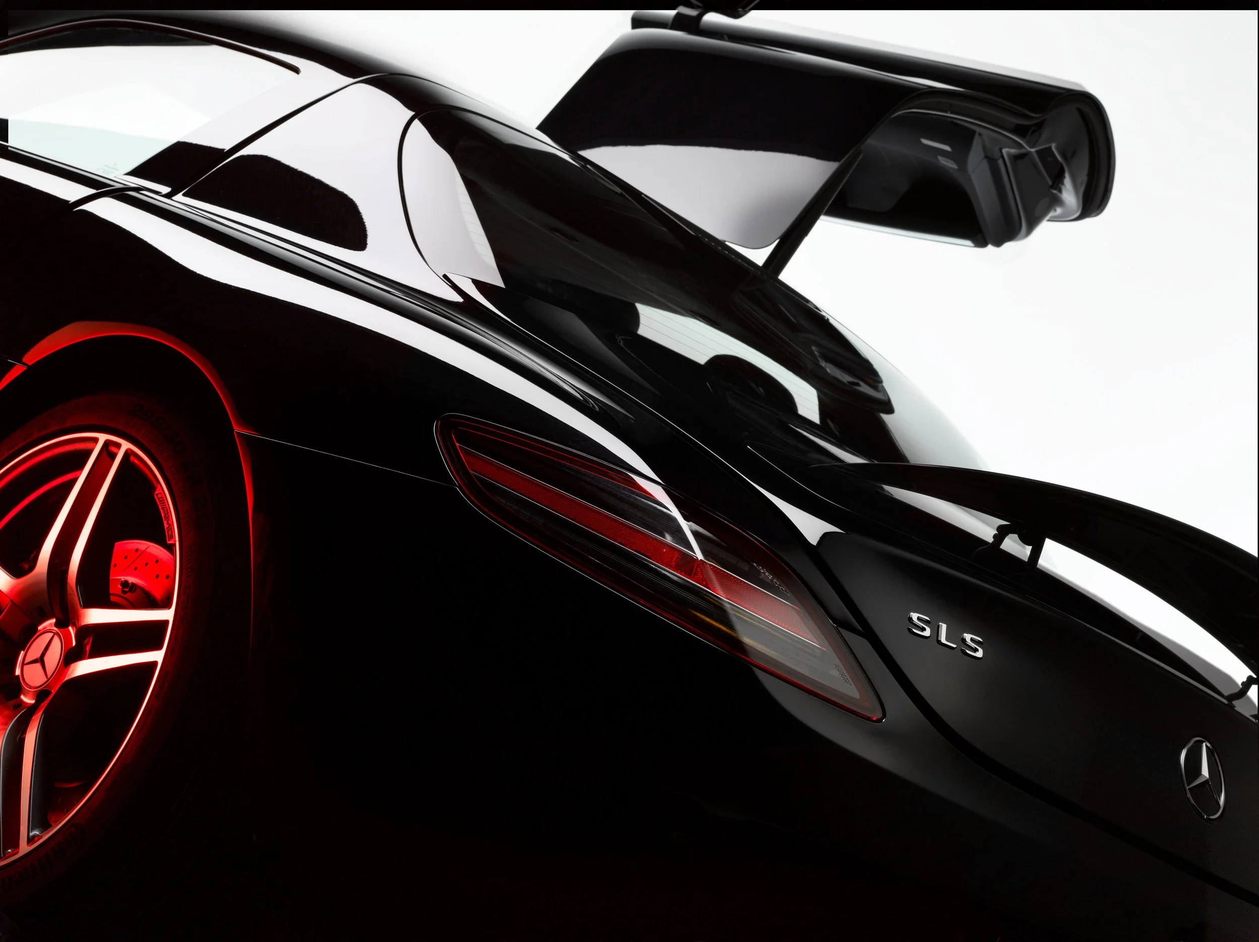 Mercedes-Benz SLS AMG fotografiert in den STAUD STUDIOS
