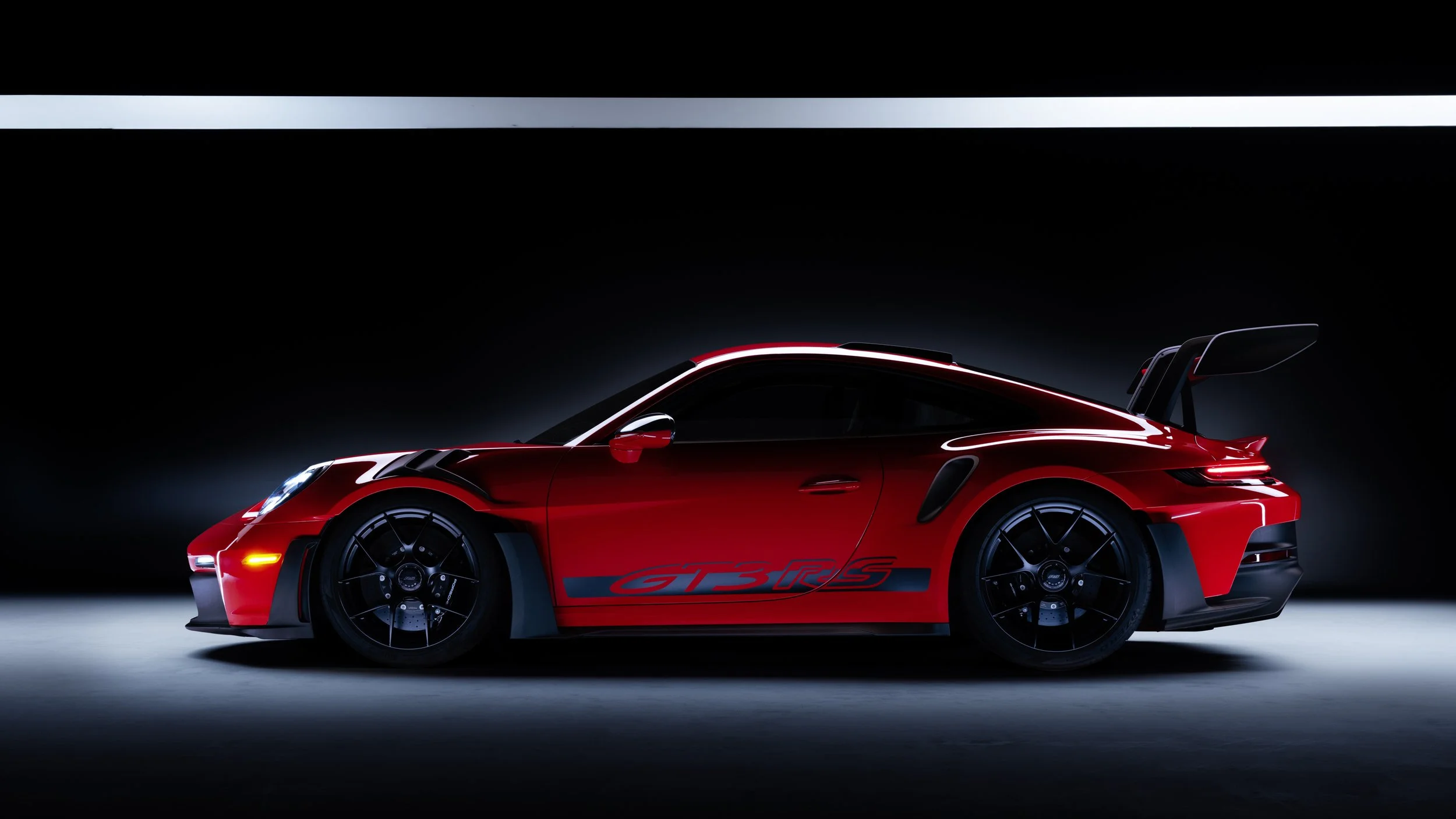 Porsche 911 992 GT3 RS fotografiert in den STAUD STUDIOS