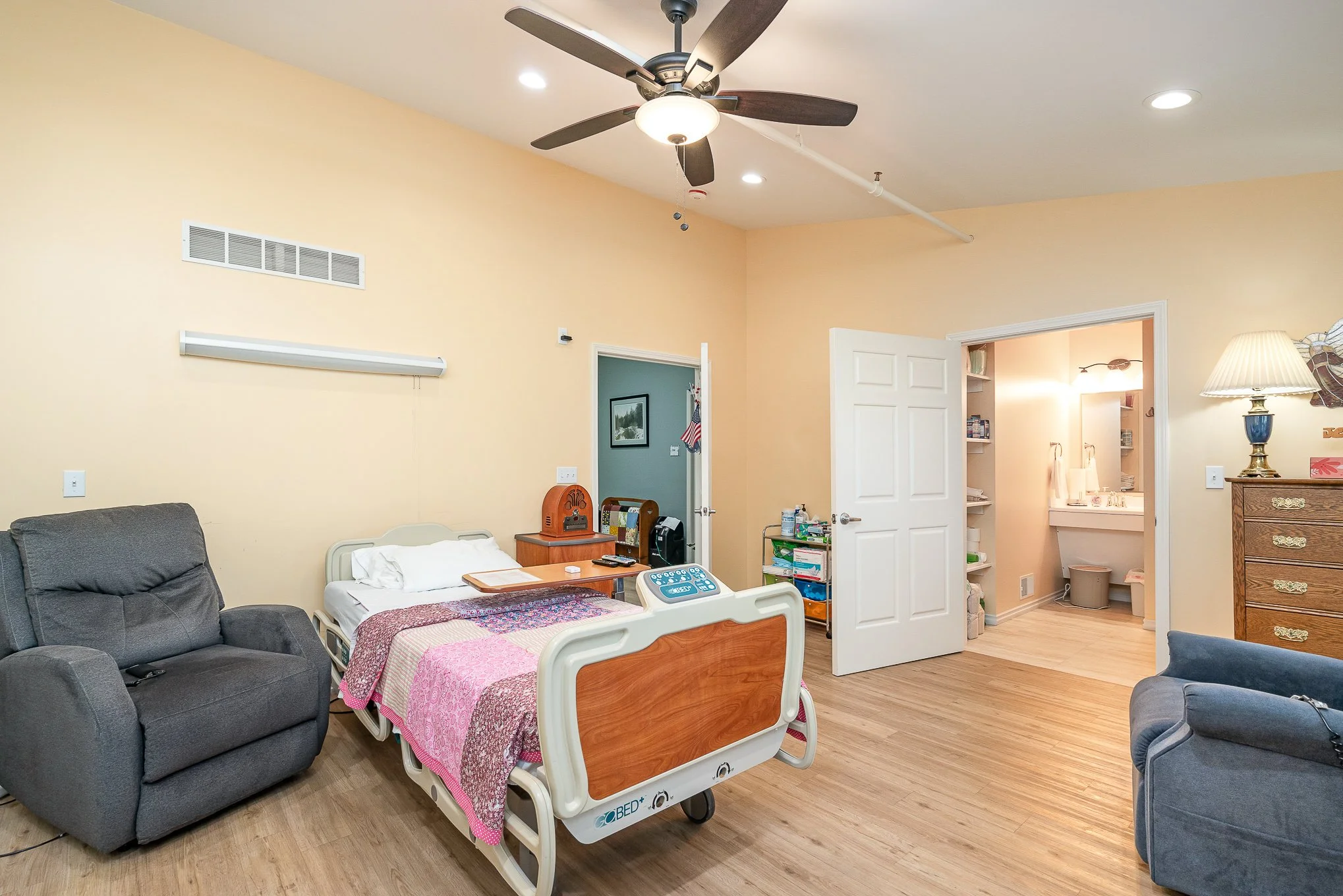  Guest room at the Toni &amp; Trish House 