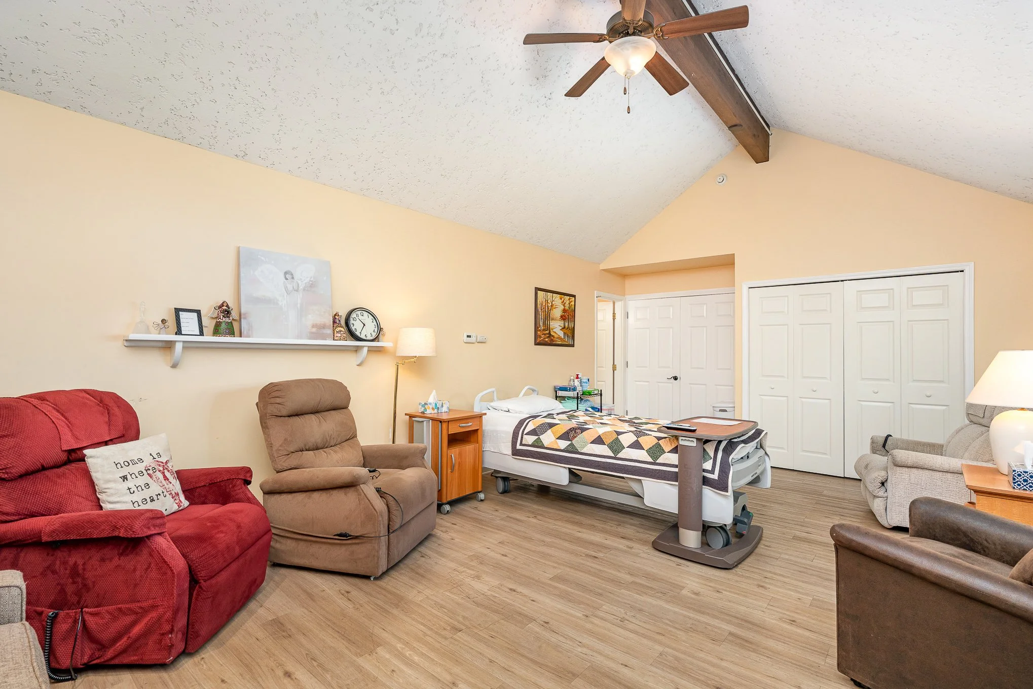  Guest room at the Toni &amp; Trish House 