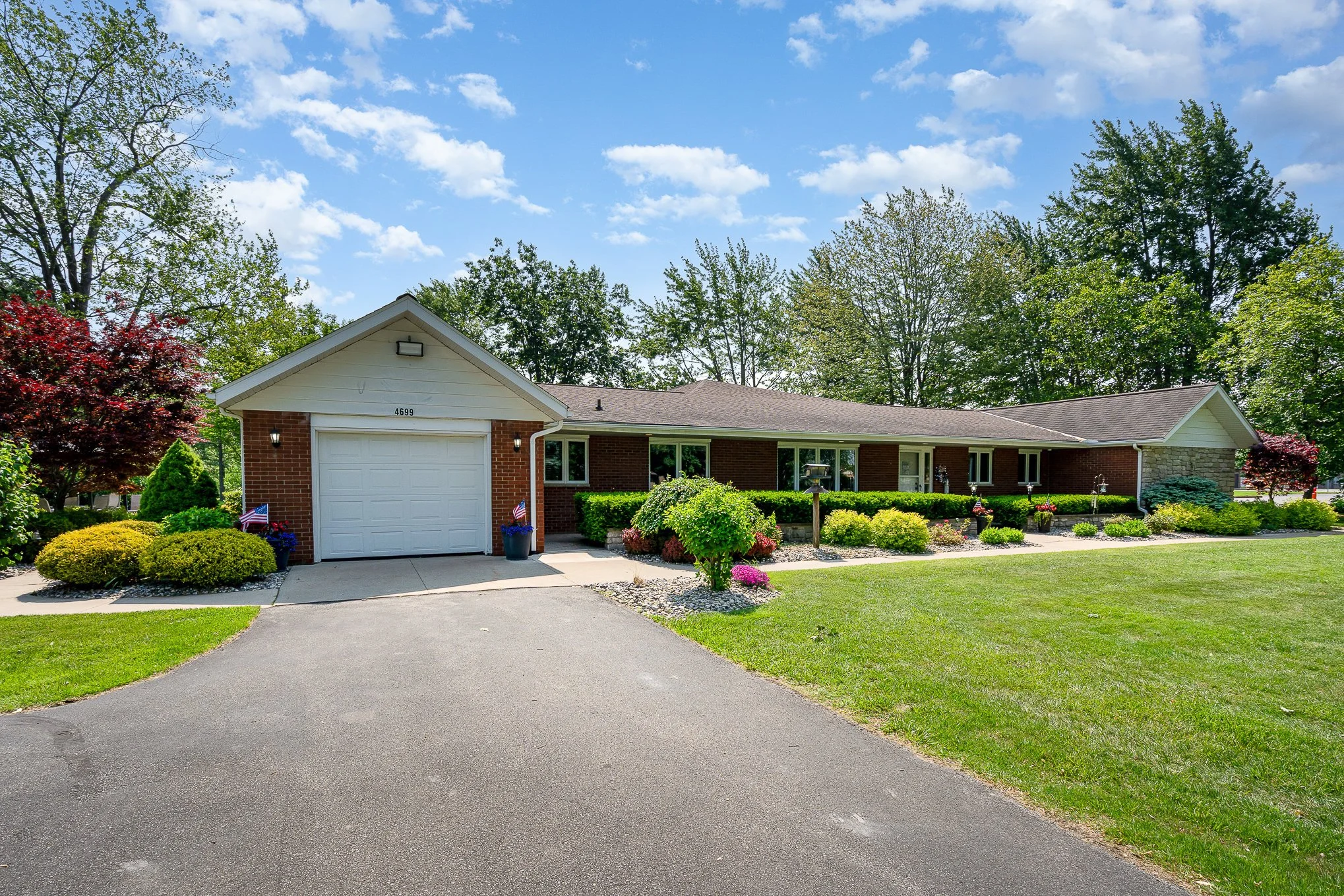  Exterior of the Toni &amp; Trish House in Auburn, Michigan 