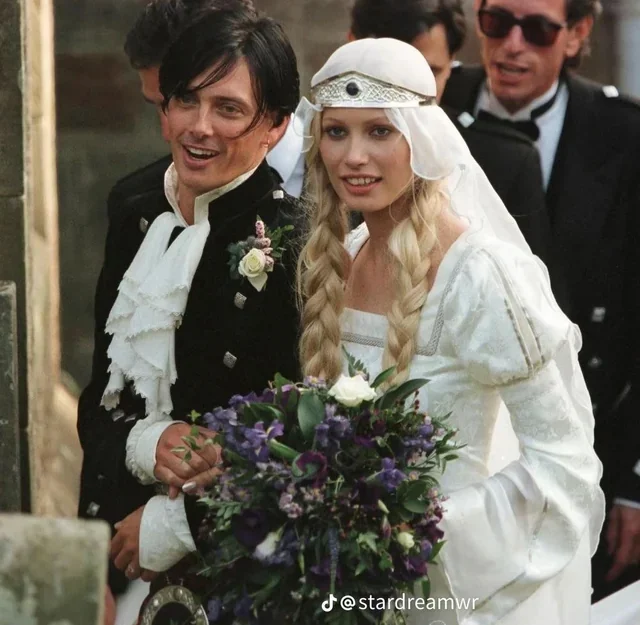 PAPILIOPAGES_KirstyHume_wedding1997_04.webp