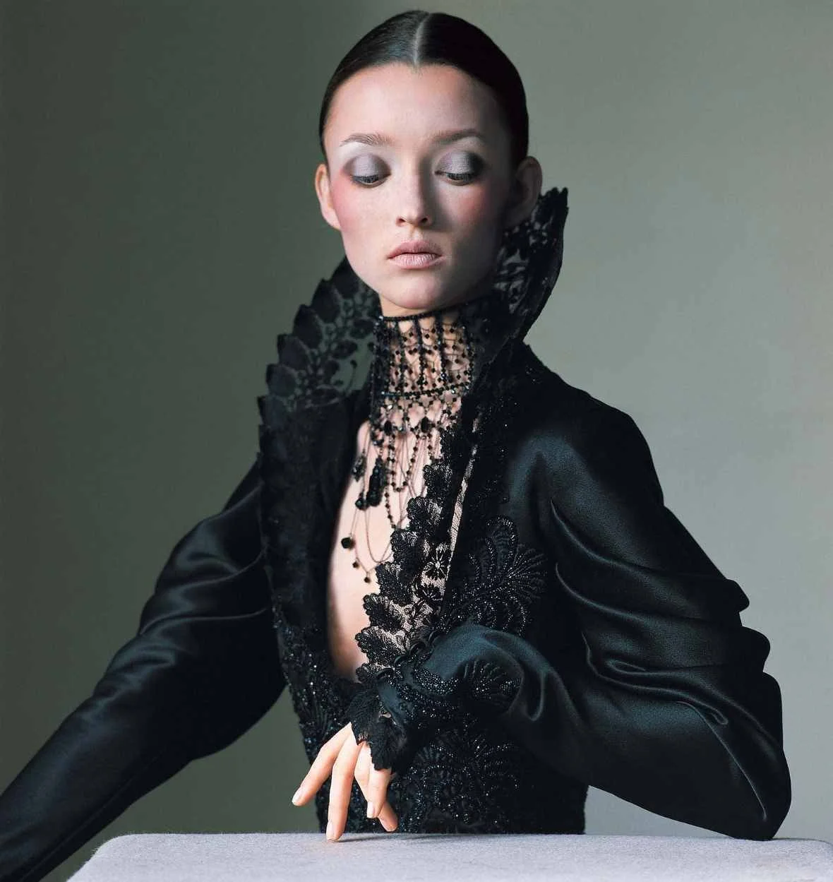 Audrey Marnay by Irving Penn - Vogue (US), December 1998