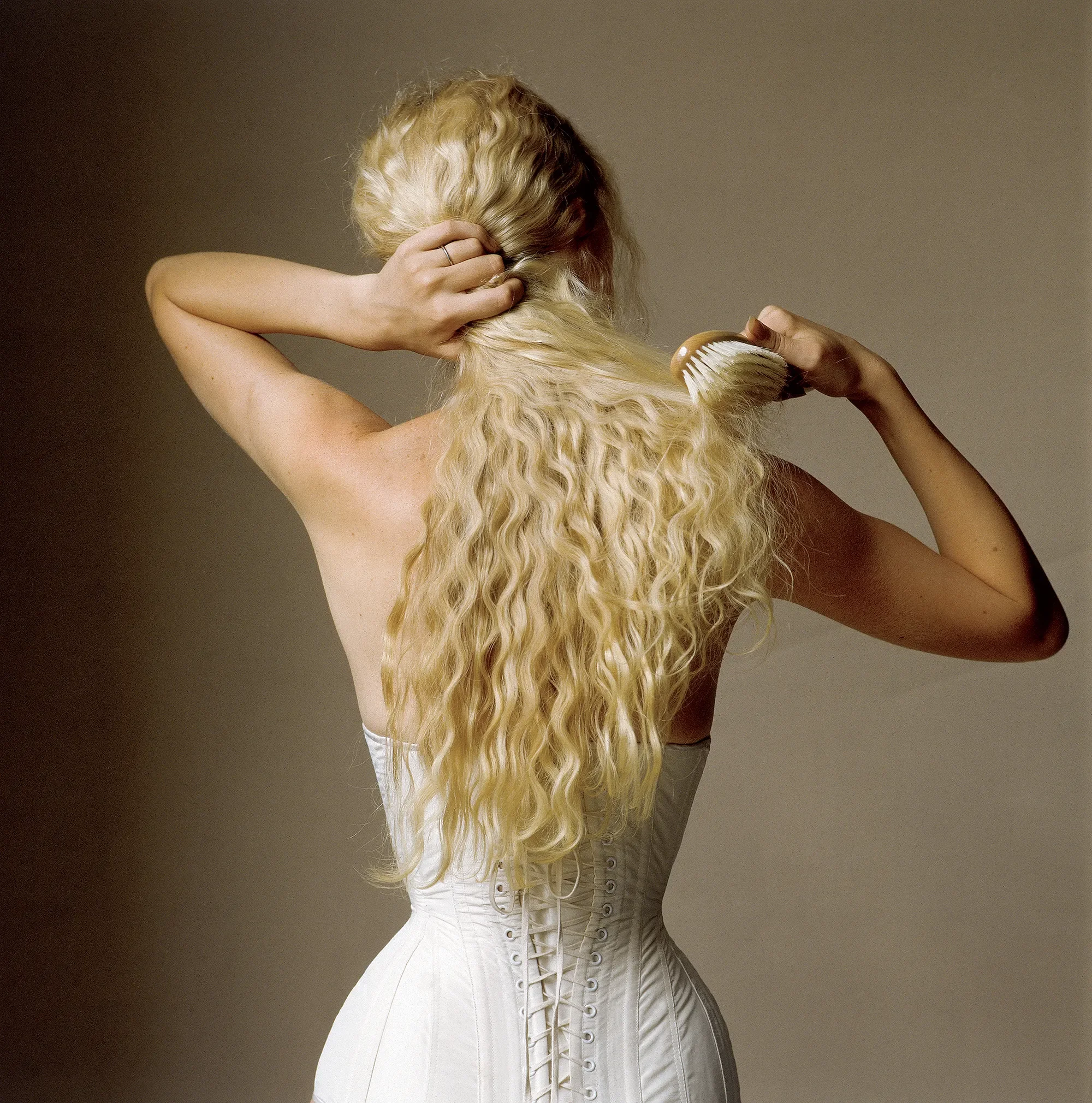 Kirsty Hume by Irving Penn - Vogue (US), October 1997