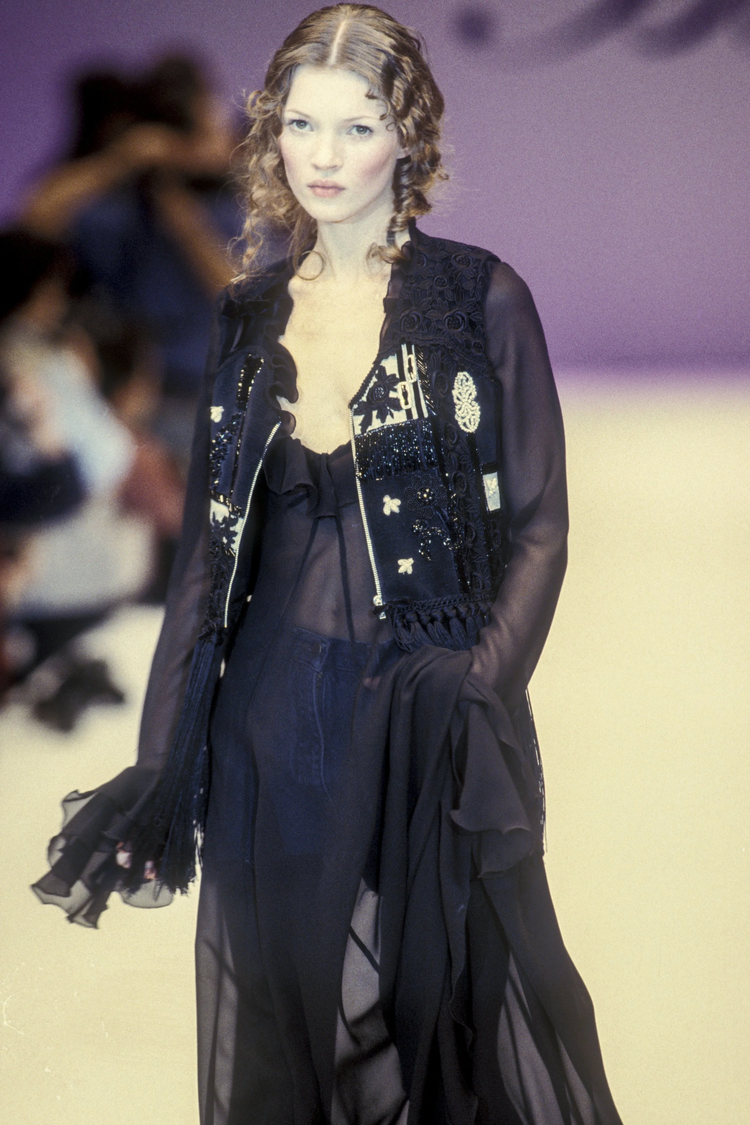 https://forums.thefashionspot.com/threads/kate-moss-posting-requires-reading-thread-rules-see-post-1.358439/page-2940