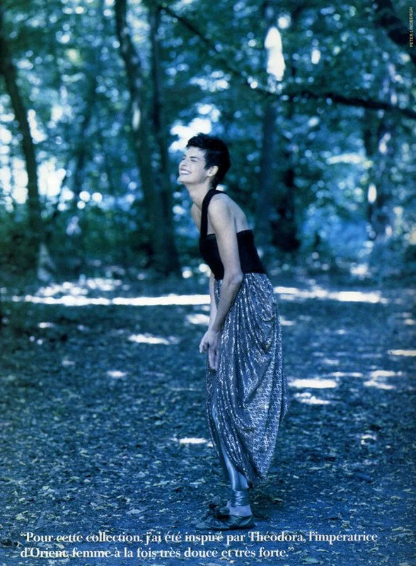 Linda Evangelista smiling by Peter Lindberg, Romeo Gigli, Vogue Paris, August 1989