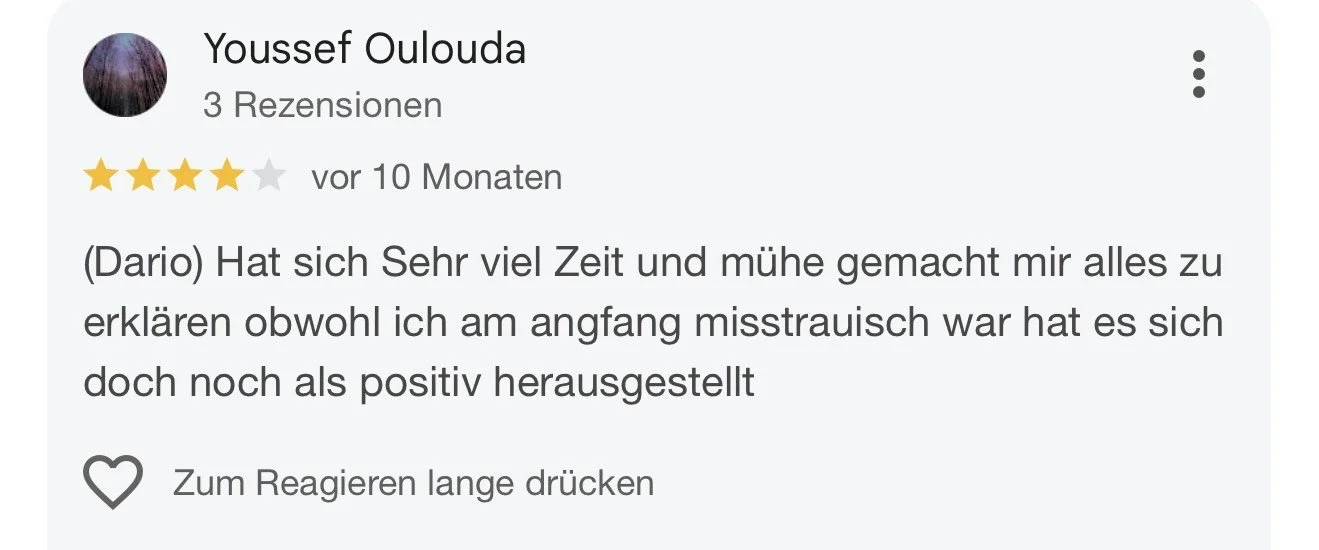 Sternebewertung, Nutzername und Rezension auf einer Bewertungsseite