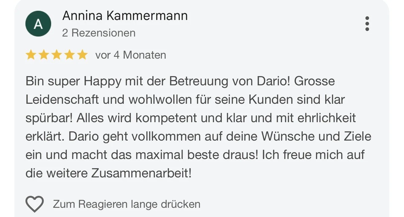 Kundenrezension auf einer Online-Plattform mit fünf Sternen, geschrieben von Annina Kammermann, lobt die Betreuung durch Dario und seine professionelle, ehrliche Vorgehensweise in seiner Arbeit.