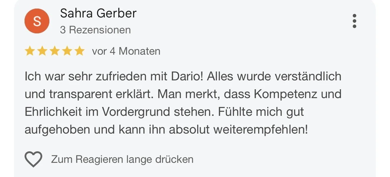 Screenshot einer Google-Rezension von Sahra Gerber, die eine positive Bewertung für Dario abgibt. Es enthält eine Bewertung von fünf Sternen und den Text, in dem die Kundenzufriedenheit mit deutlicher und transparenter Erklärung sowie Ehrlichkeit her