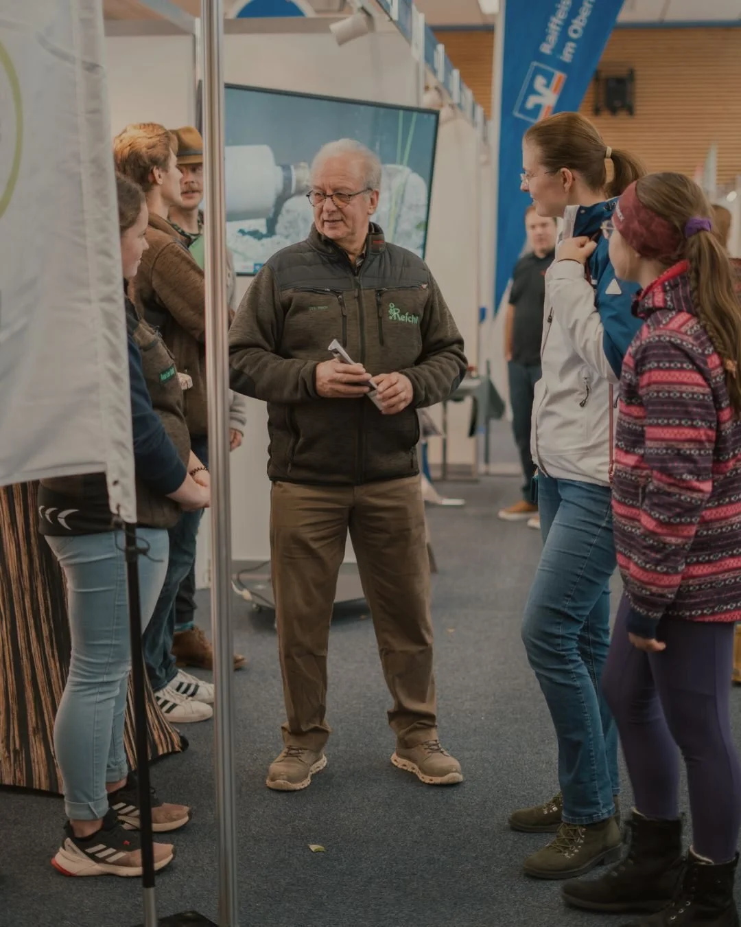 👋 Noch keinen Plan nach der Schule?
Dann schau diesen Donnerstag bei uns vorbei!

Wir sind auf der Berufsinfomesse 2026 an der Realschule Tegernseer Tal am Start.
Egal ob Ausbildung, Praktikum oder einfach mal informieren &ndash; komm vorbei, stell 