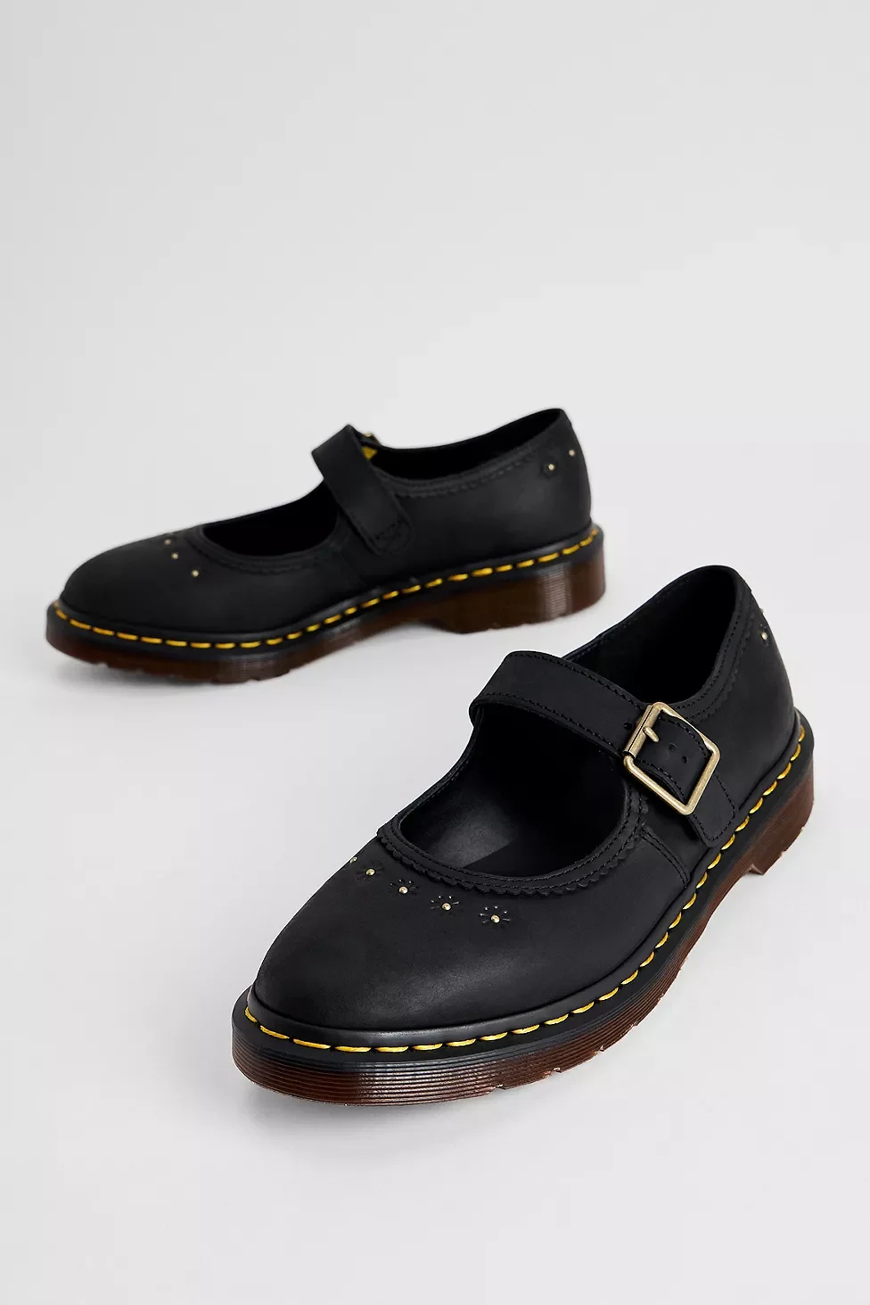  URBAN OUTFITTERS  
Dr Martens Mary Jane 
195 €