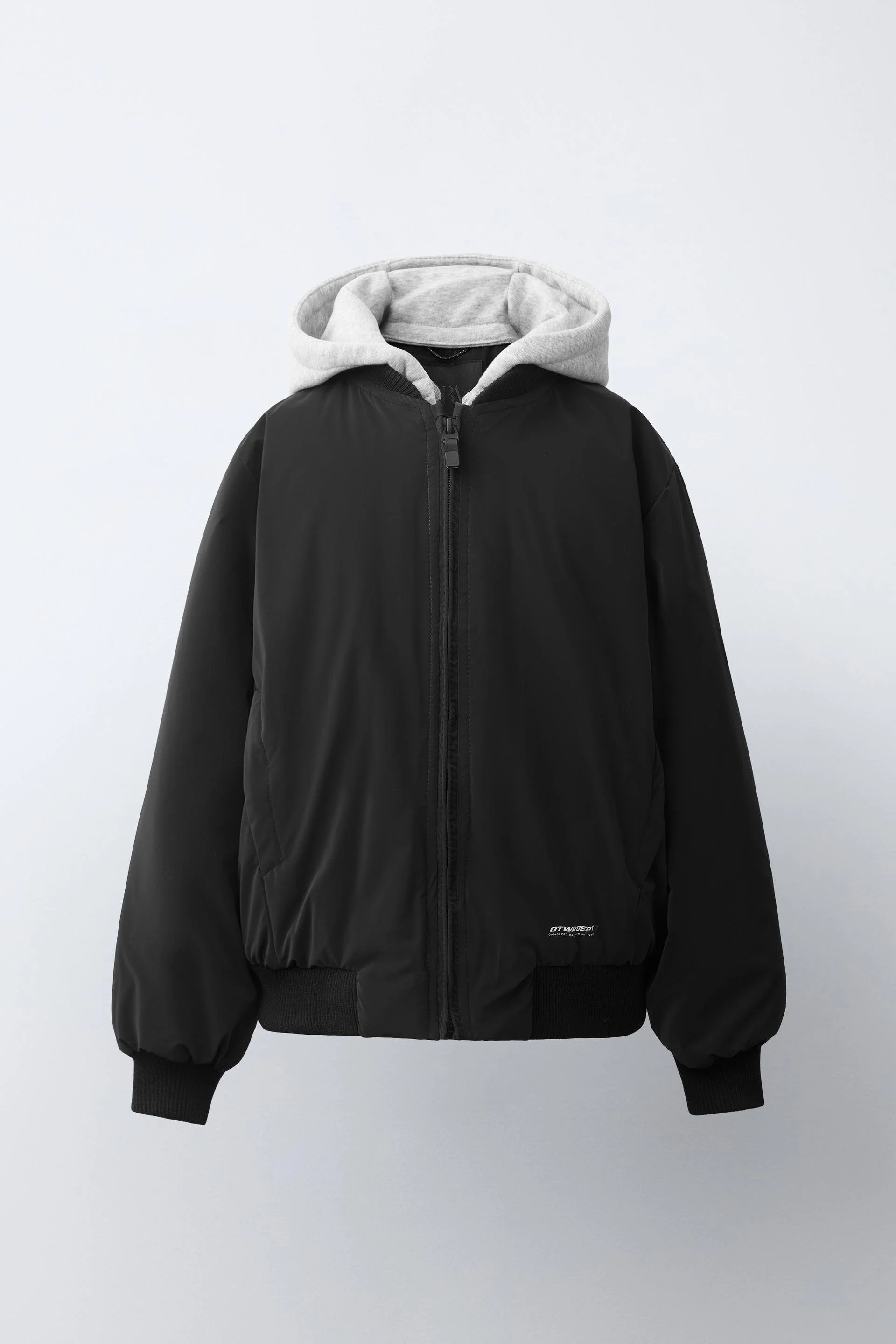  ZARA  
Rubberized Bomber 
29,95 €