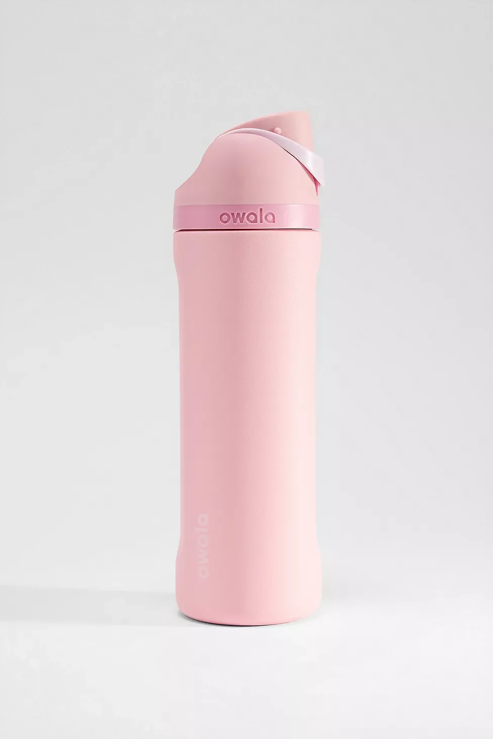  URBAN OUTFITTERS  
Owala FreeSip 
39 €