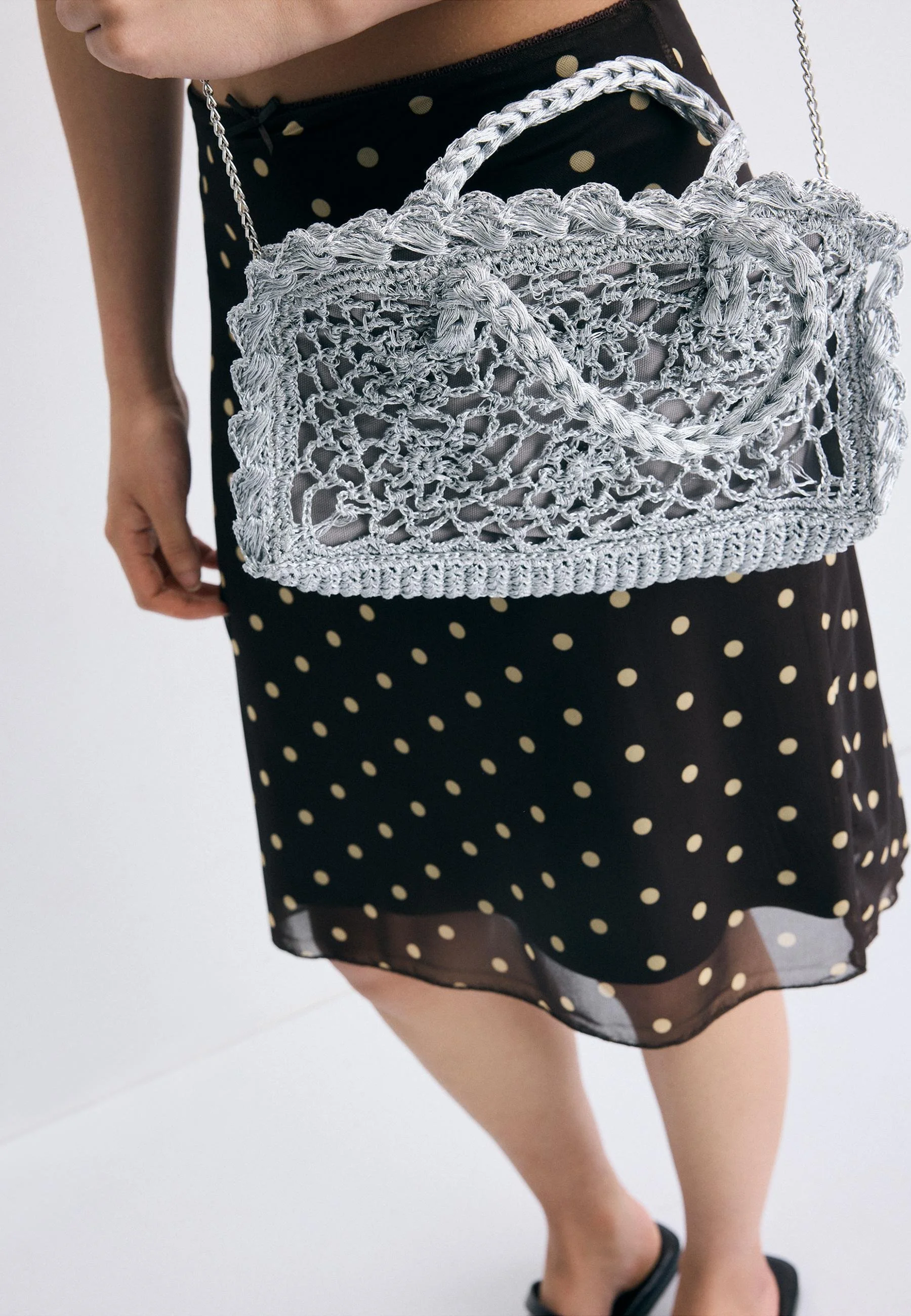  STRADIVARIUS  
Metallic Yarn Crochet Bag 
49,90 €