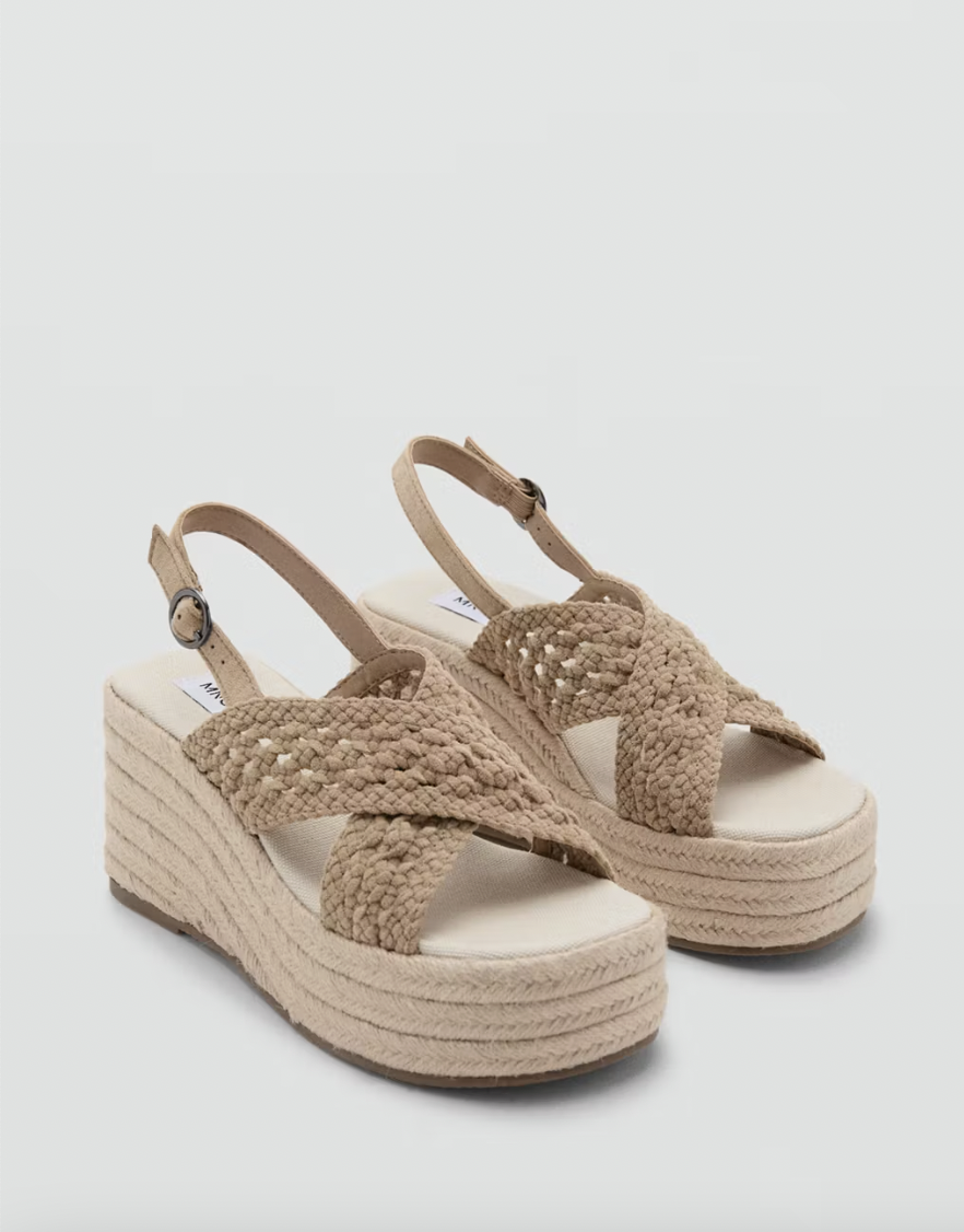  MANGO  
Sandals With Criss Cross Straps 
39,99 €
