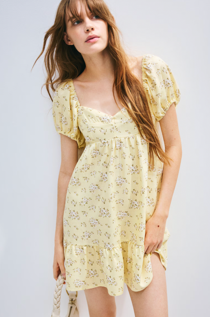  H&M  
Dress With Puff Sleeve 
24,99 €