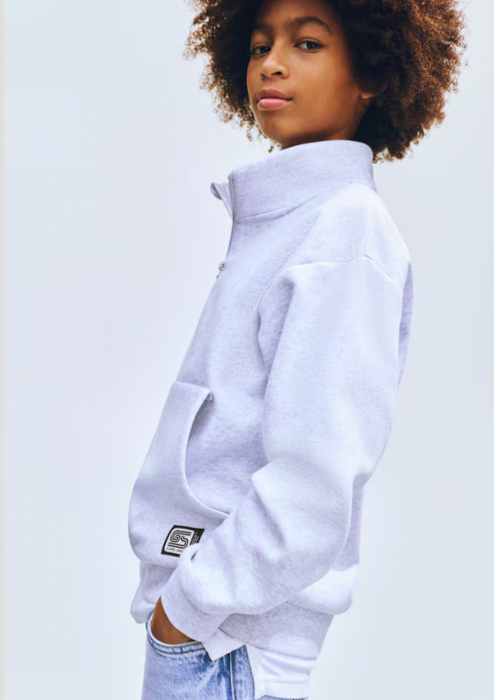  H&M  
Sweatshirt With Zipper 
19,99 €