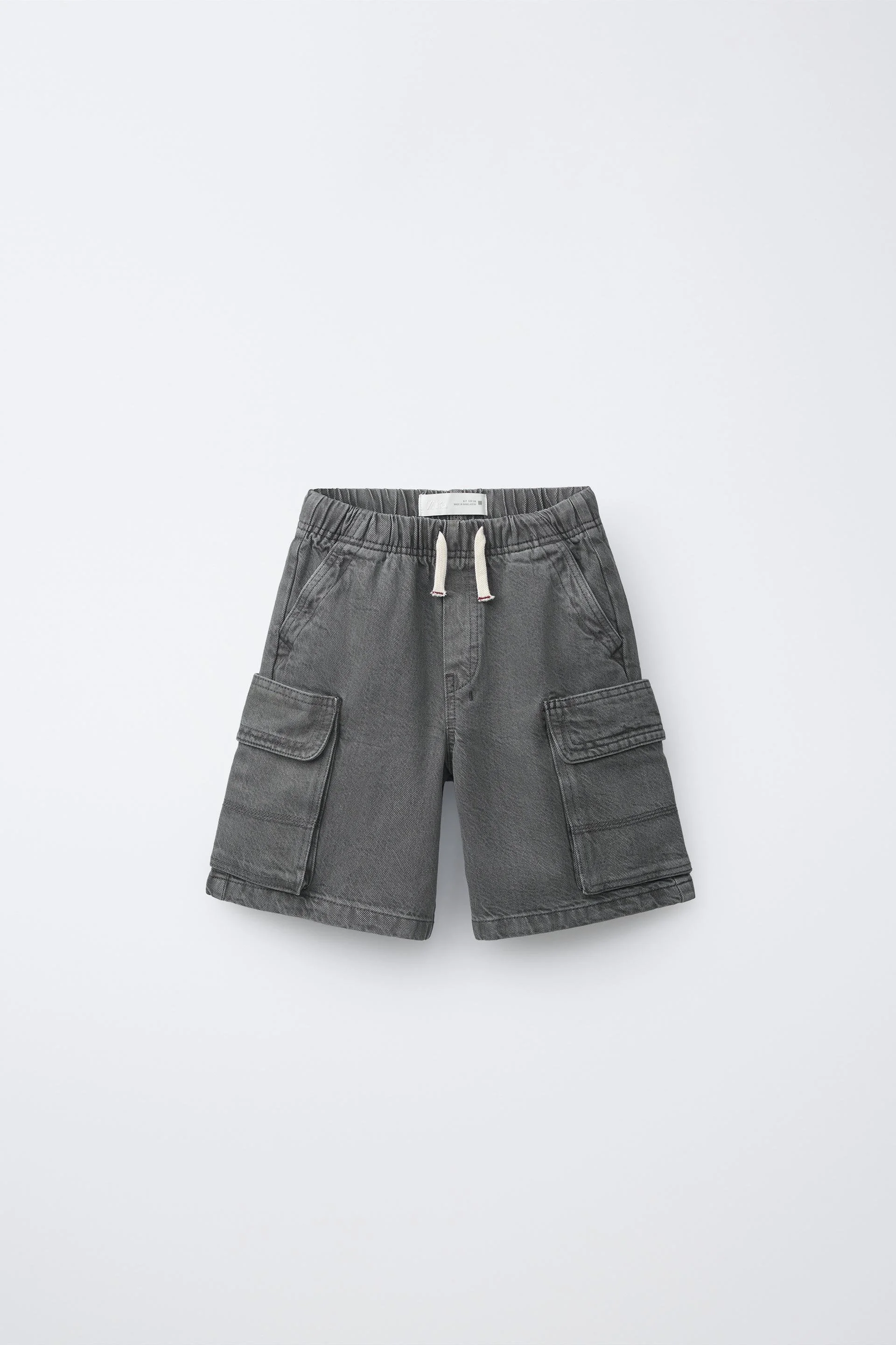  ZARA  
Cargo Bermuda Shorts 
19,95 €