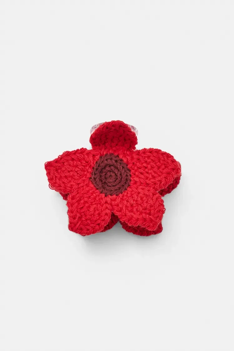  PULL&BEAR  
Crochet Flower Clip 
6,99 €