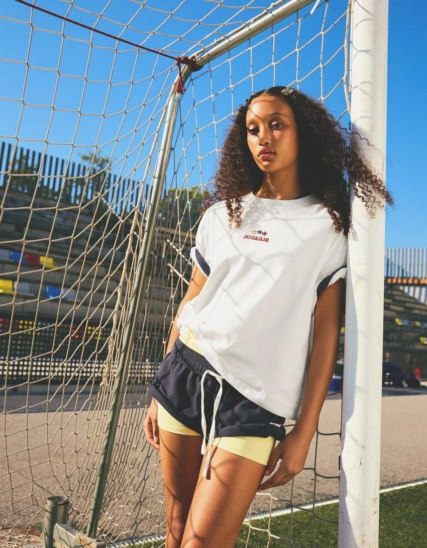  BERSHKA  
Boxy T-Shirt 
12,99 €