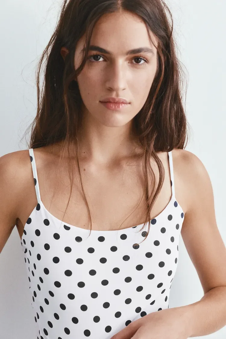  PULL&BEAR  
Adjustable Strappy Top 
7,99 €