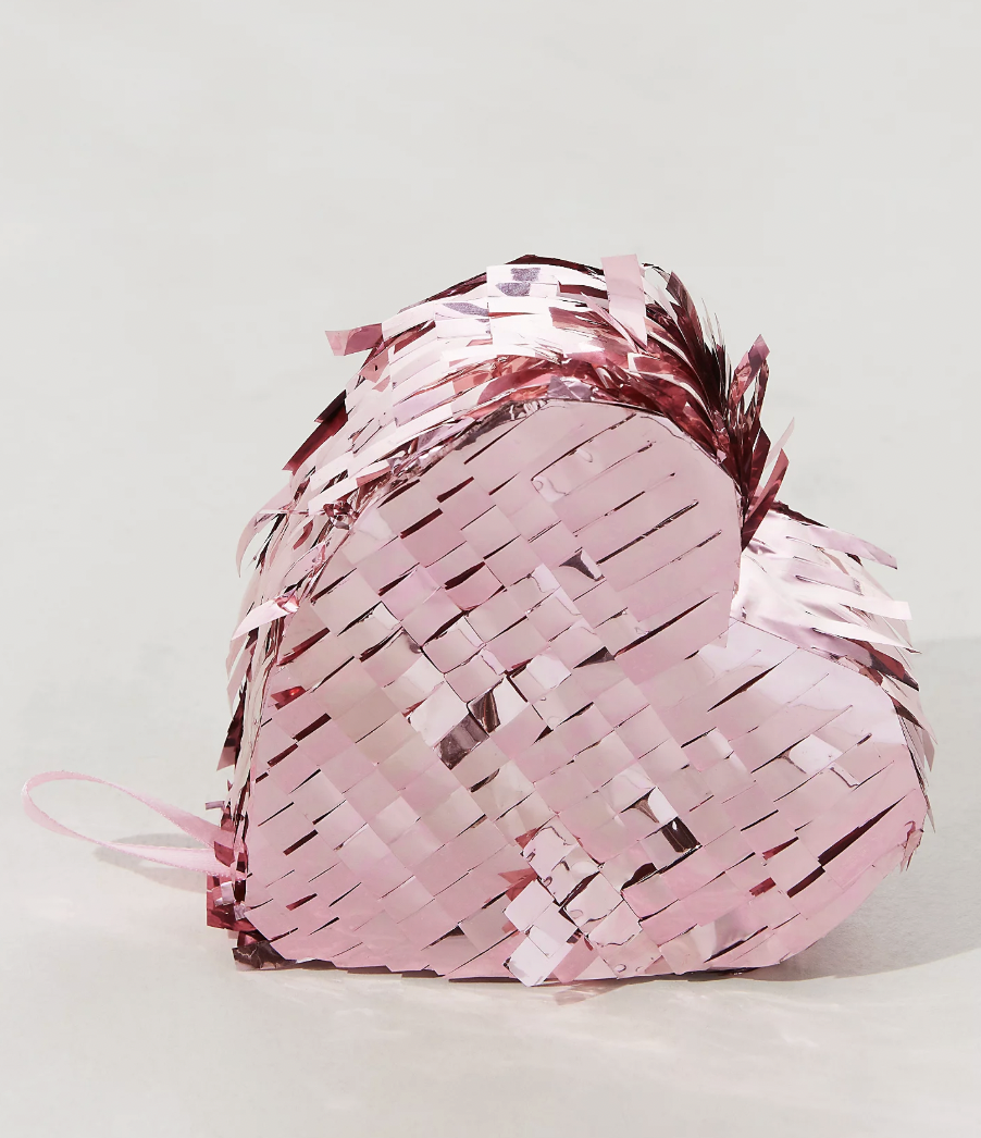  FREE PEOPLE  
Mini Heart Pinata 
13,44 €