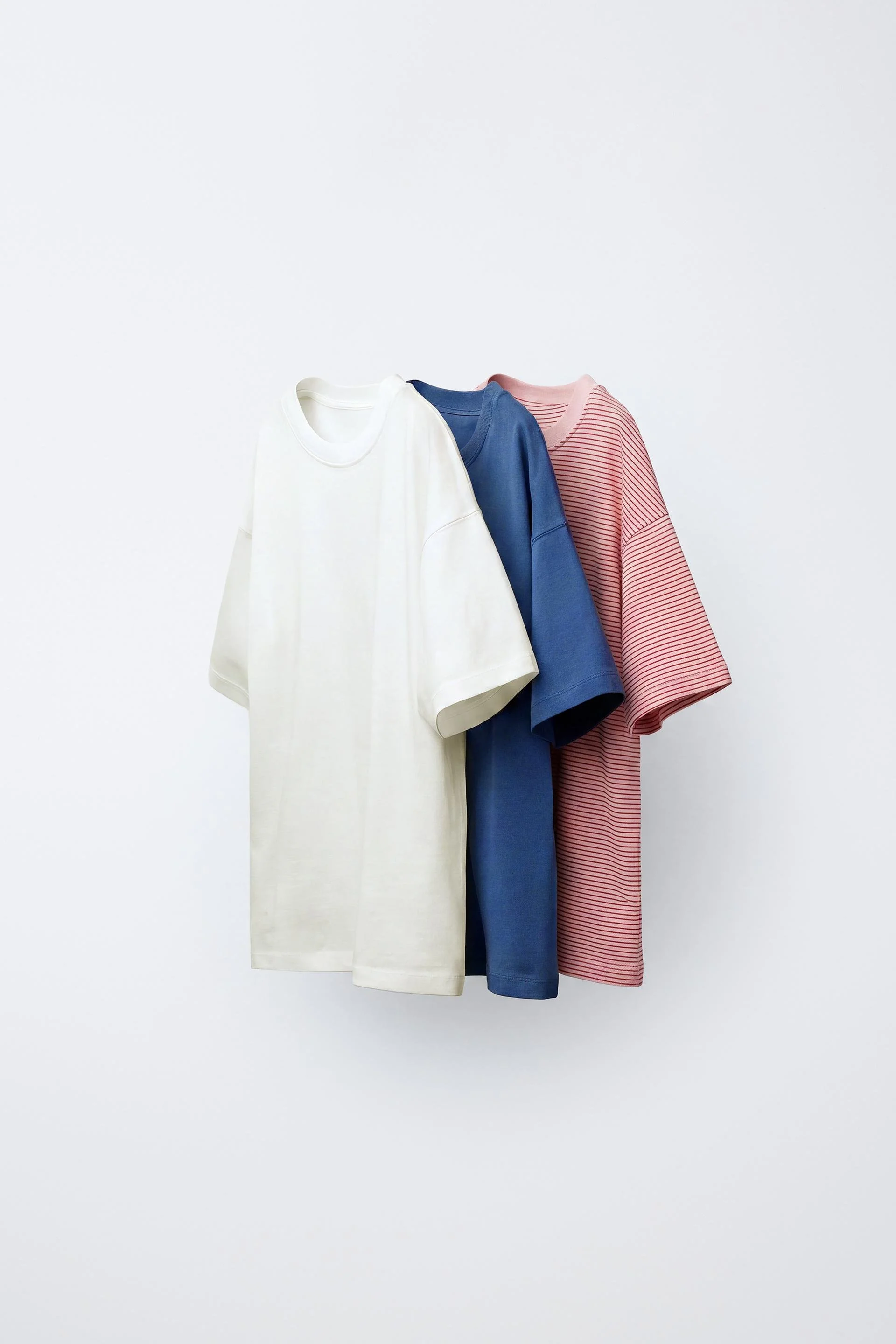  ZARA  
3-Pack Of Plain and Strped T-Shirts 
14,95 €