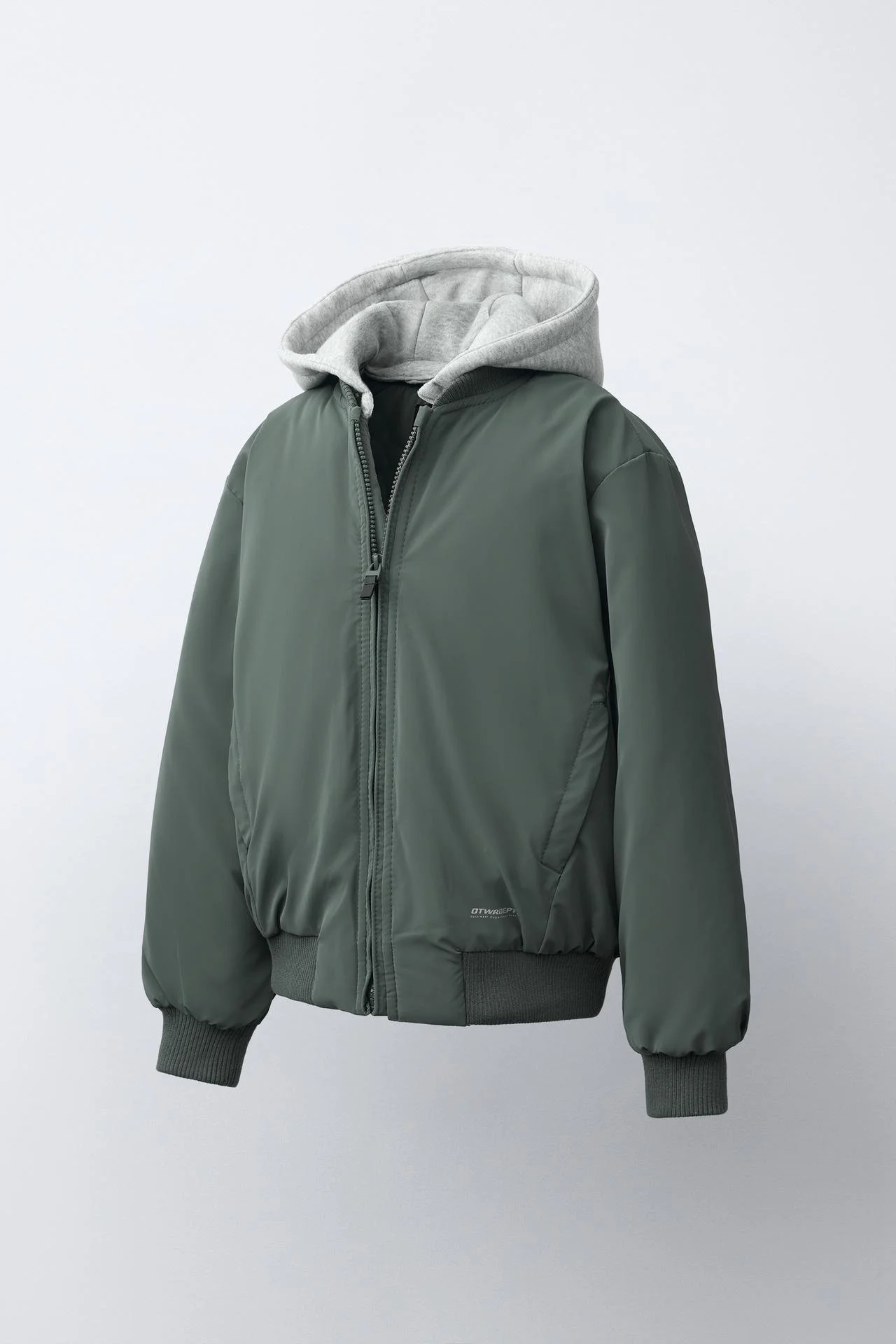  ZARA  
Green Bomber Jacket 
29,95 €
