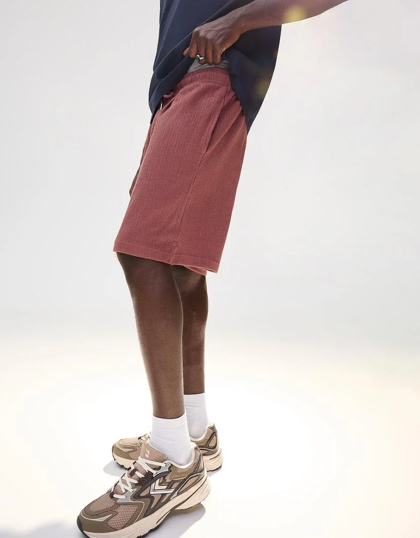  BERSHKA  
Terrycloth Bermuda Shorts 
19,99 €