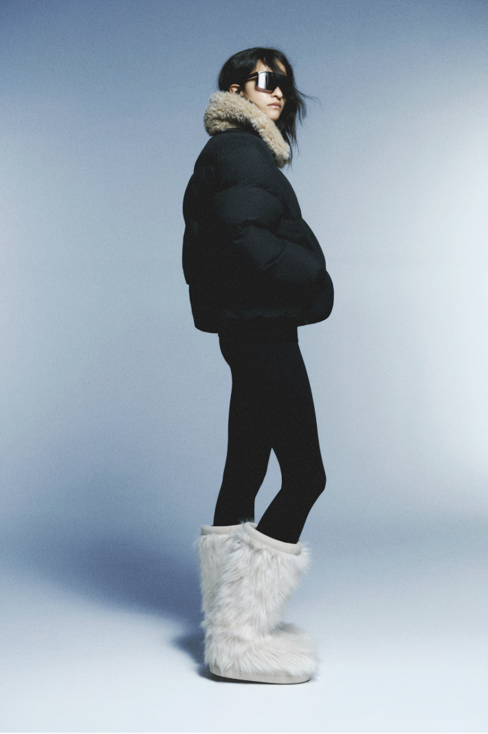  H&M  
Puffer Jacket 
Was 69.99 € Now 16,99 €