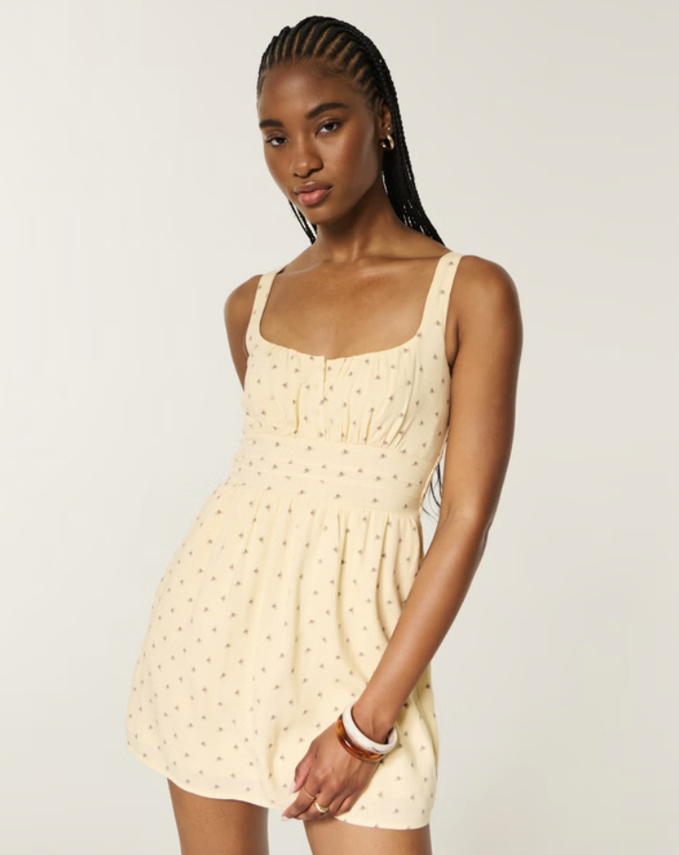  HOLLISTER  
Scoop Babydoll Mini Dress 
49,95 €