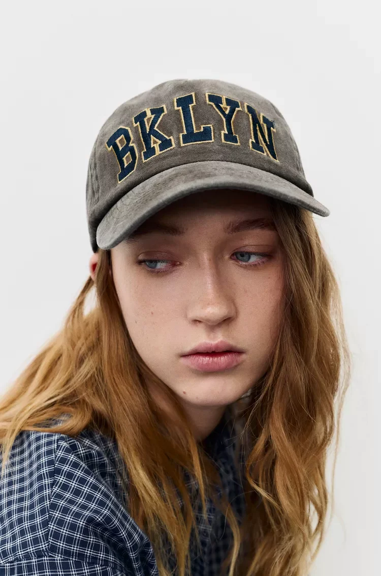  PULL&BEAR  
Bklyn Cap 
15,99 €