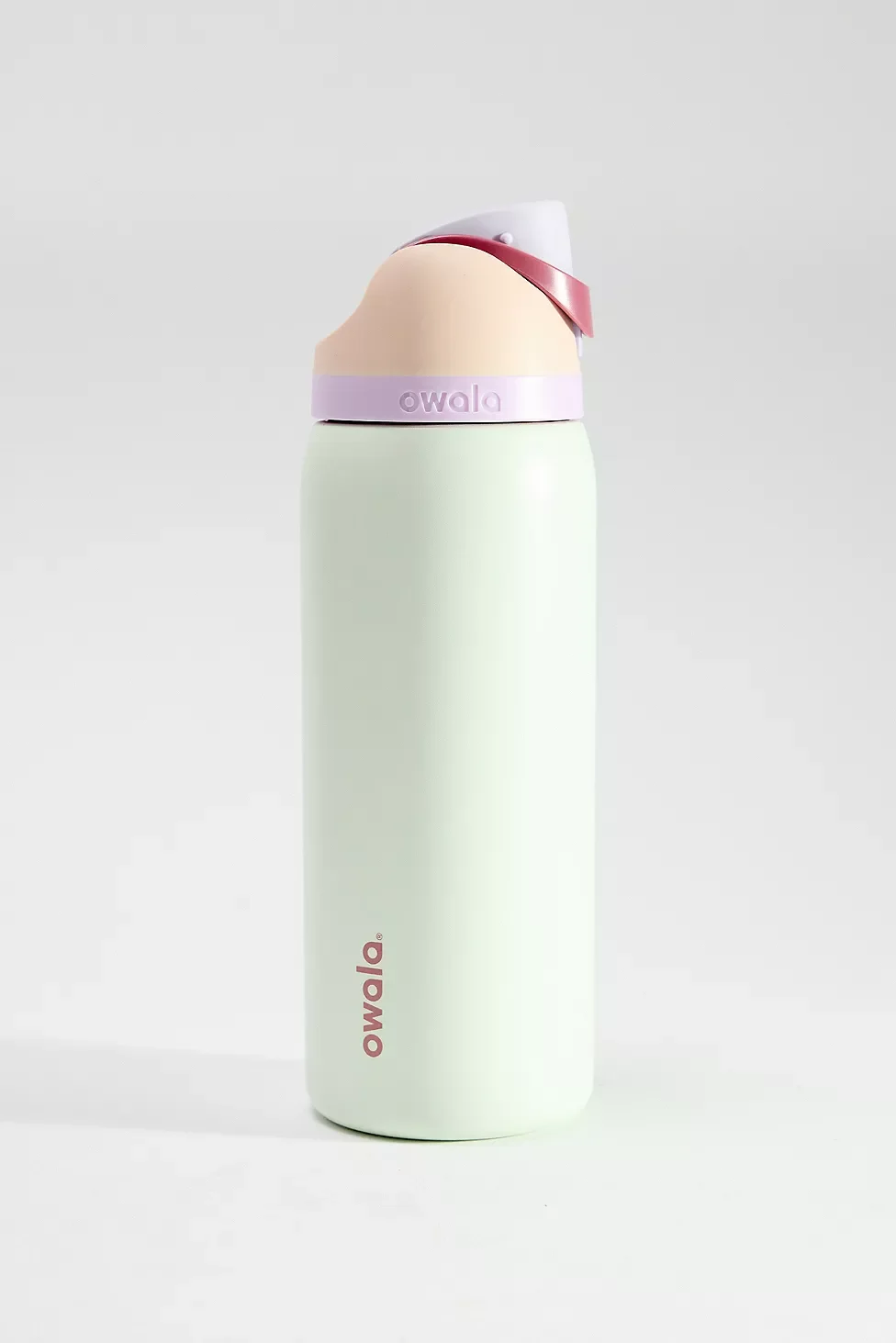  URBAN OUTFITTERS  
Owala FreeSip 
49 €