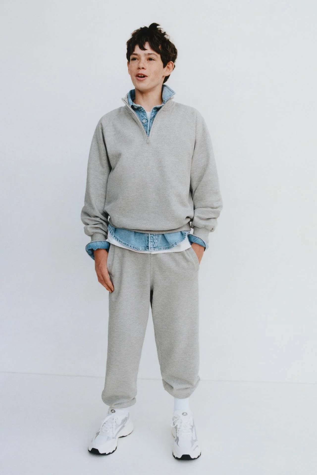  ZARA  
Plain Label Sweatshirt 
15,95 €