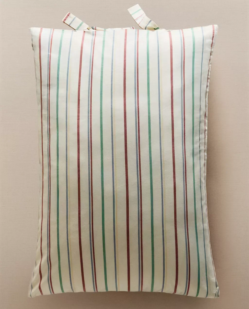  ZARA HOME  
Multicoloured Striped Pillowcase 
9,99 €