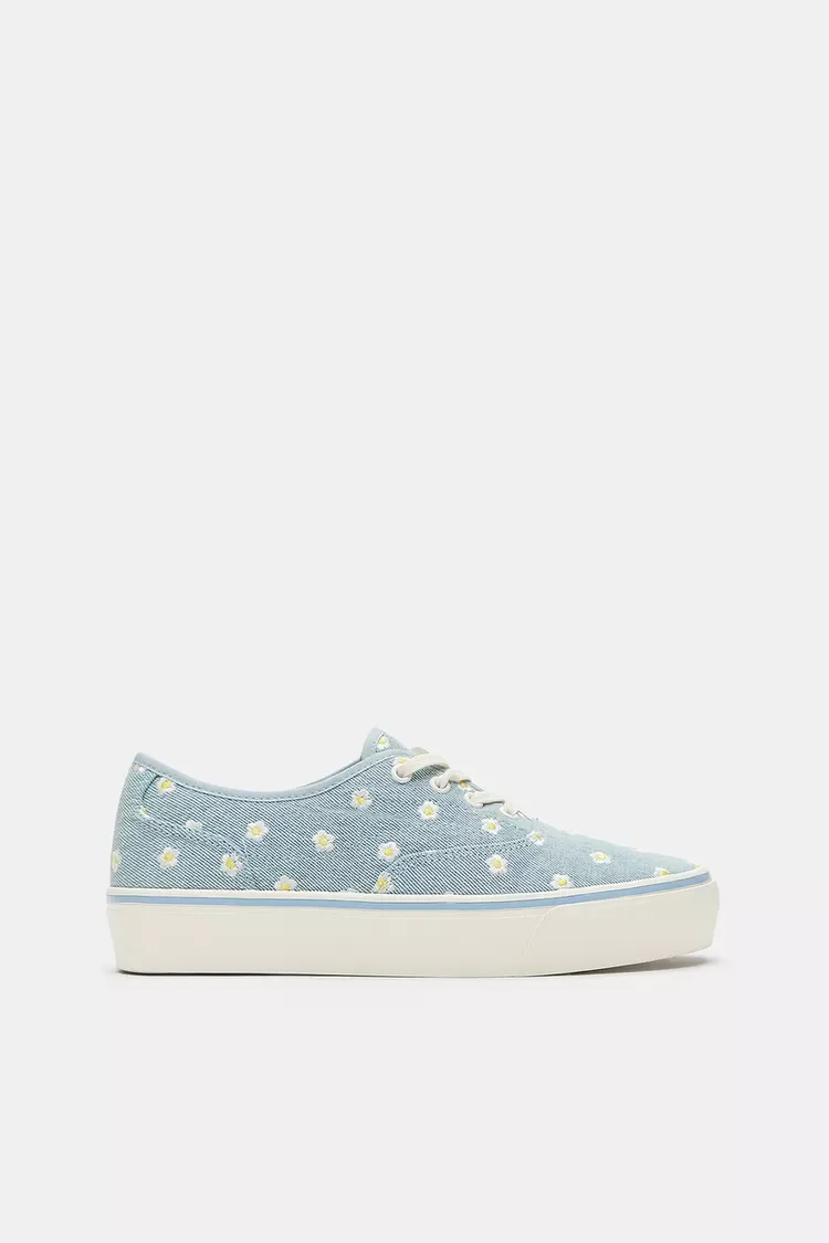  PULL&BEAR  
Daisy Canvas Trainers 
29,99 €
