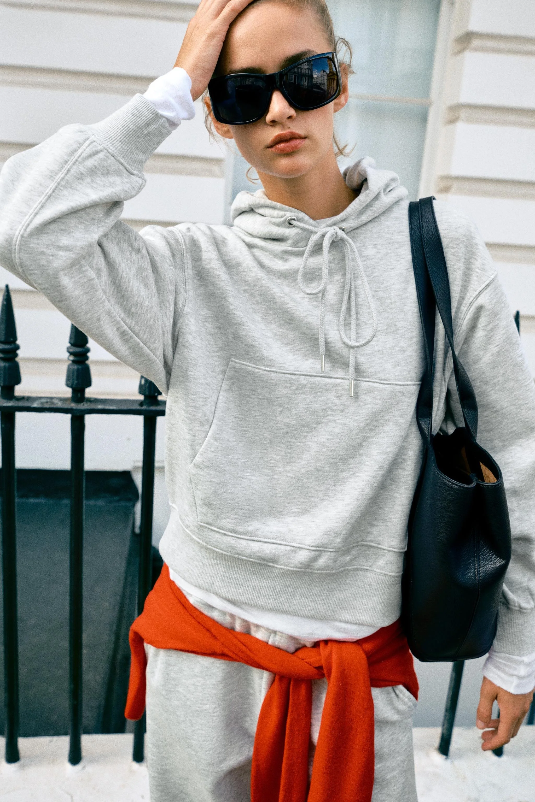  ZARA  
Basic Hoodie 
$39.90