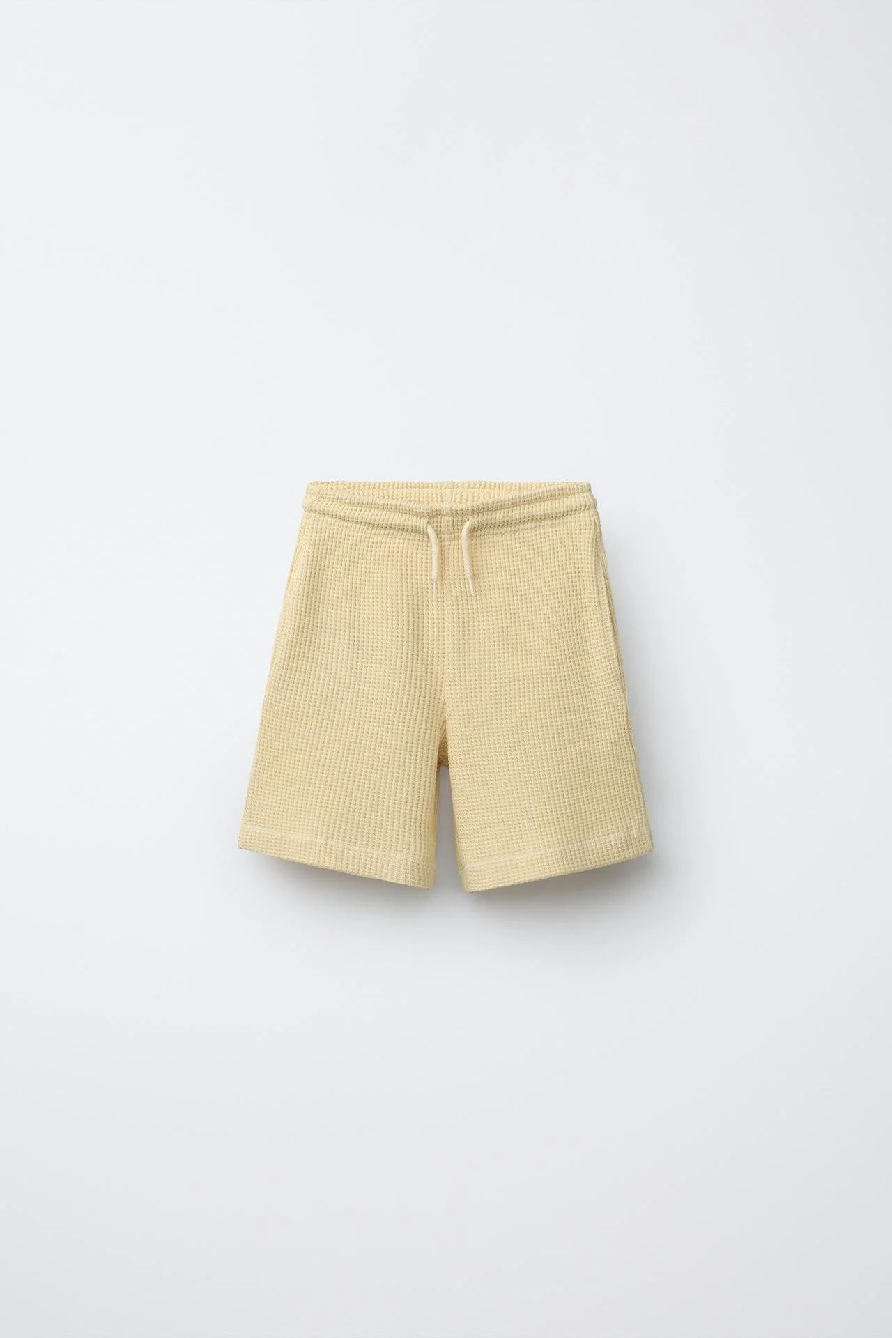  ZARA  
Waffle Knit Plush Bermuda Shorts 
12,95 €