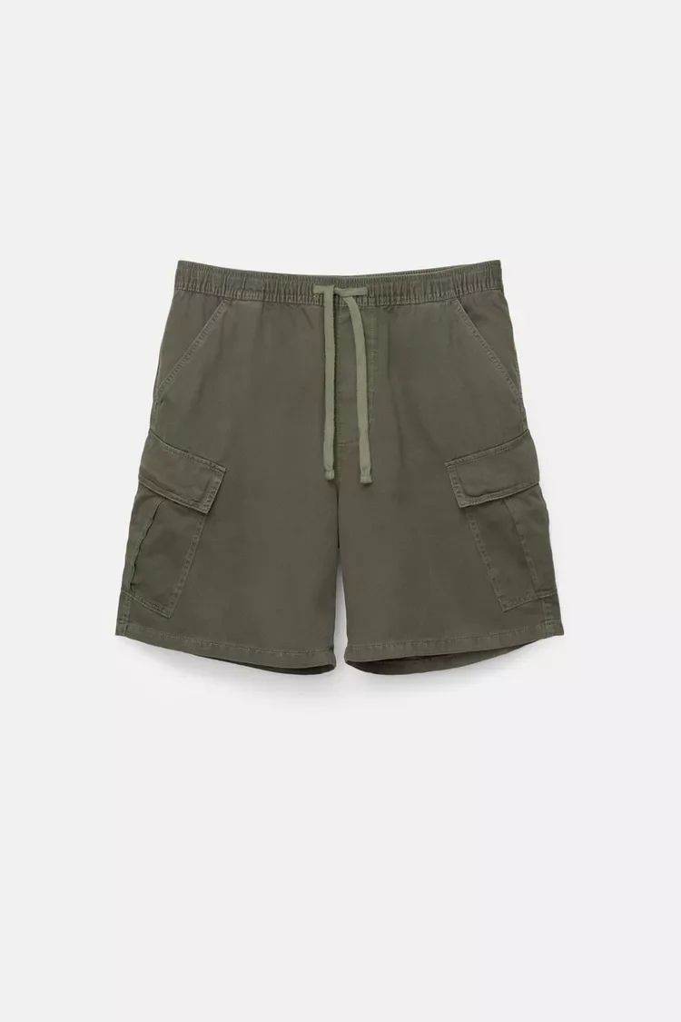  PULL&BEAR  
 Cargo Bermuda Shorts 
22,99 €