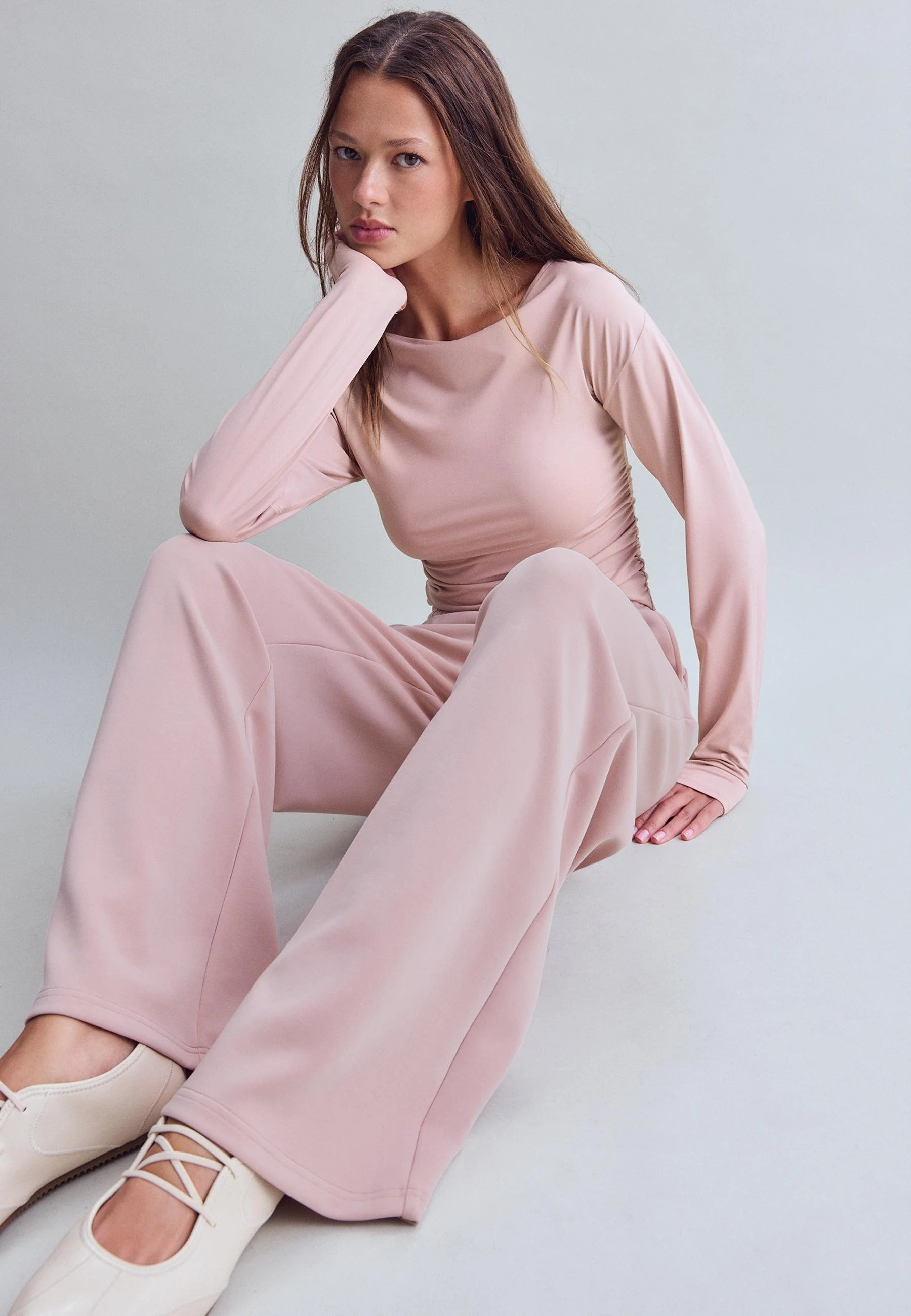  STRADIVARIUS  
Soft Touch Palazzo Joggers 
29,99 €