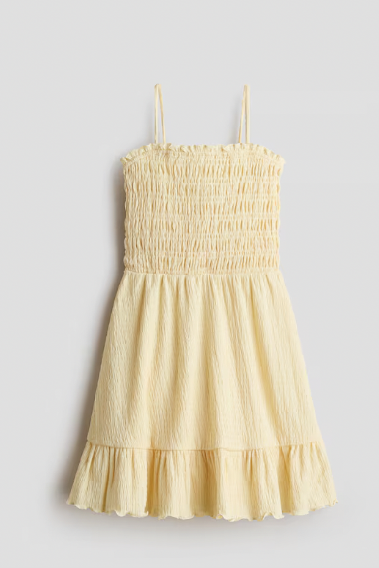  H&M  
Smocked Dress 
Was 14,99 € Now 12,00 €