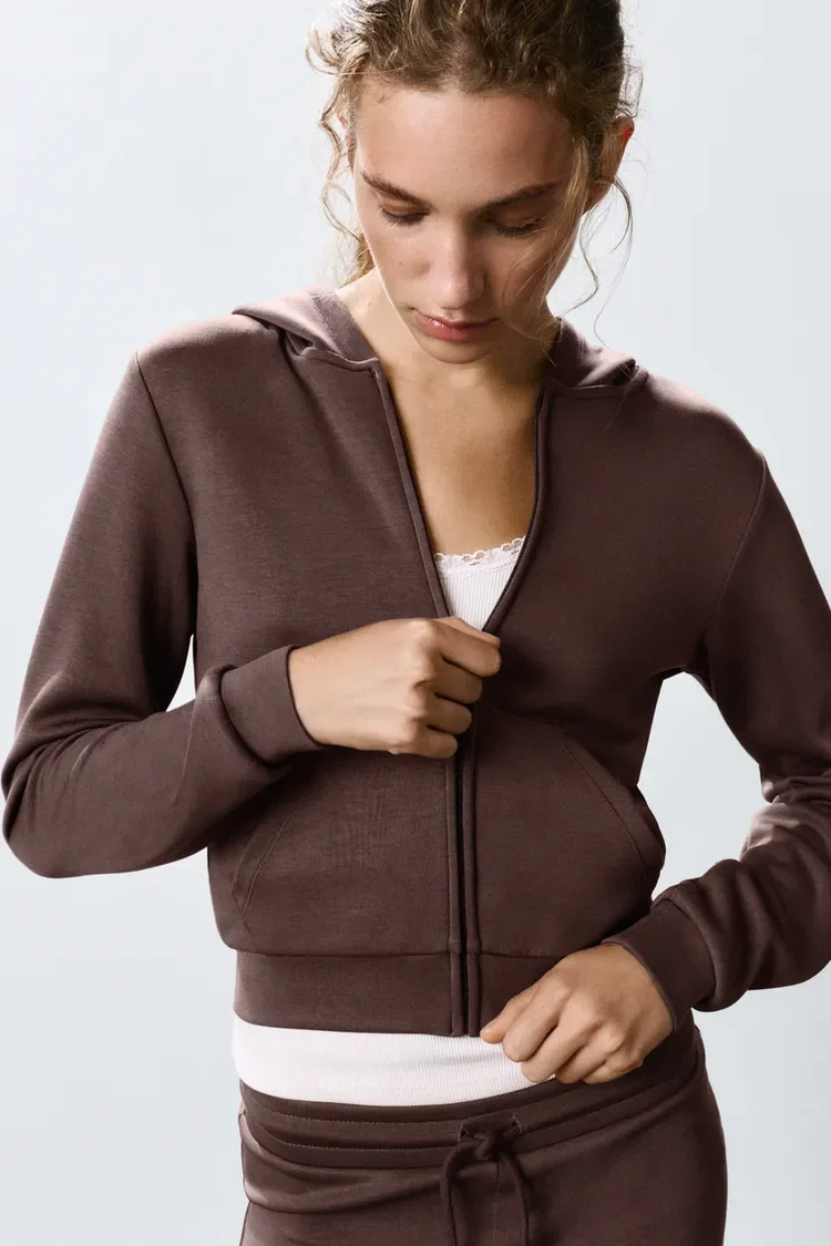  PULL&BEAR  
Soft touch Hood Sweatshirt 
$45.90