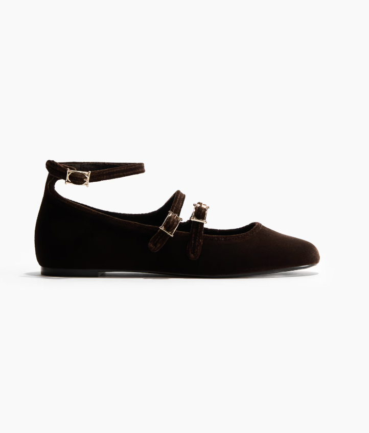  H&M  
Velvet Ballet Flats 
29,99 €