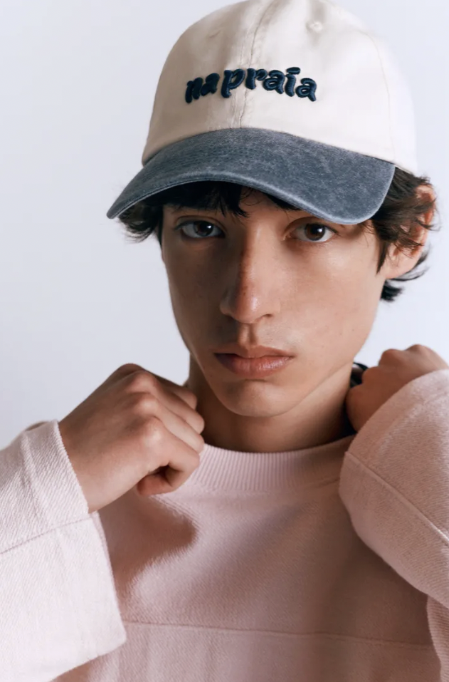  PULL&BEAR  
Embroidered Cap 
15,99 €