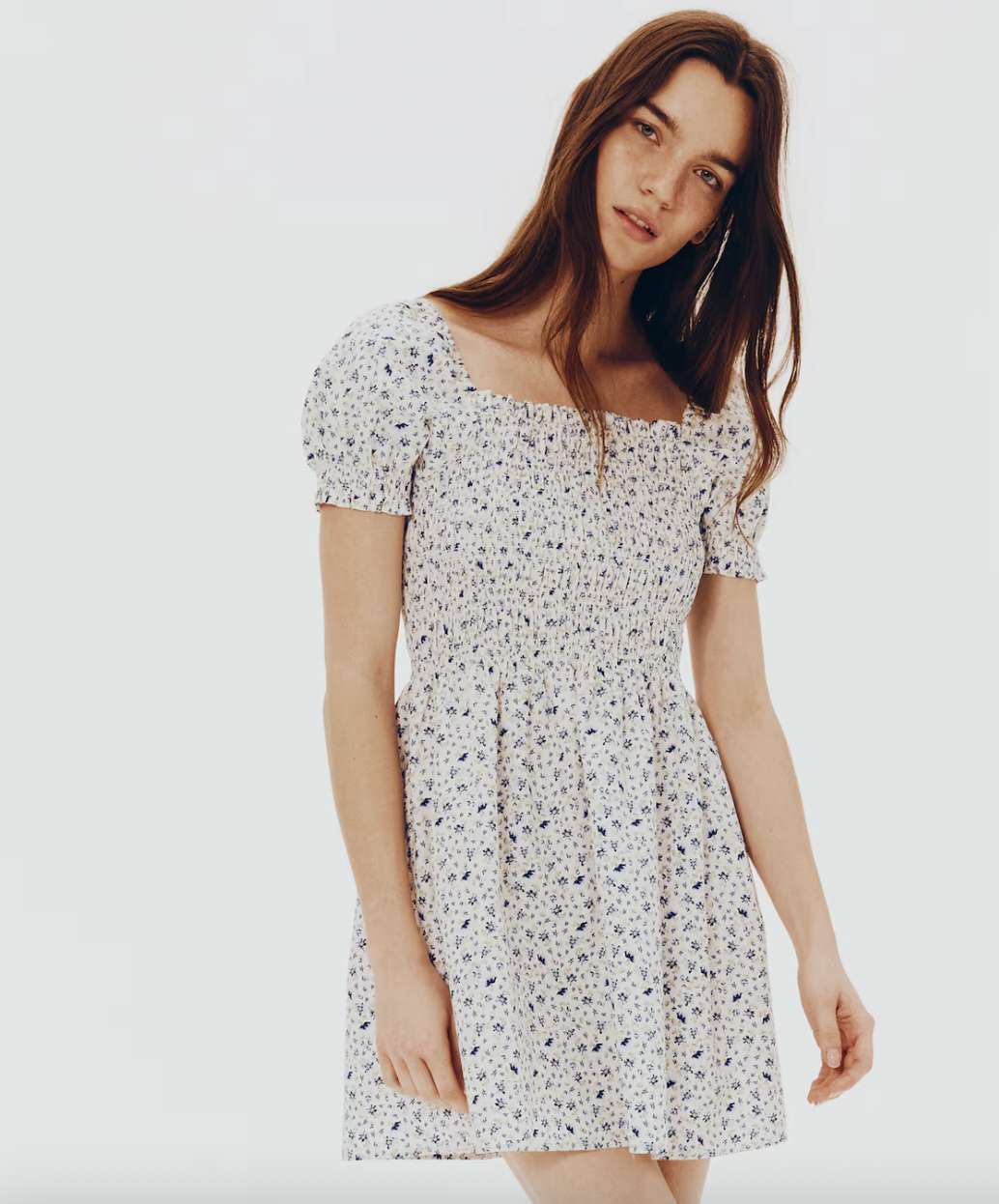  H&M  
Smocked Dress 
24,99 €